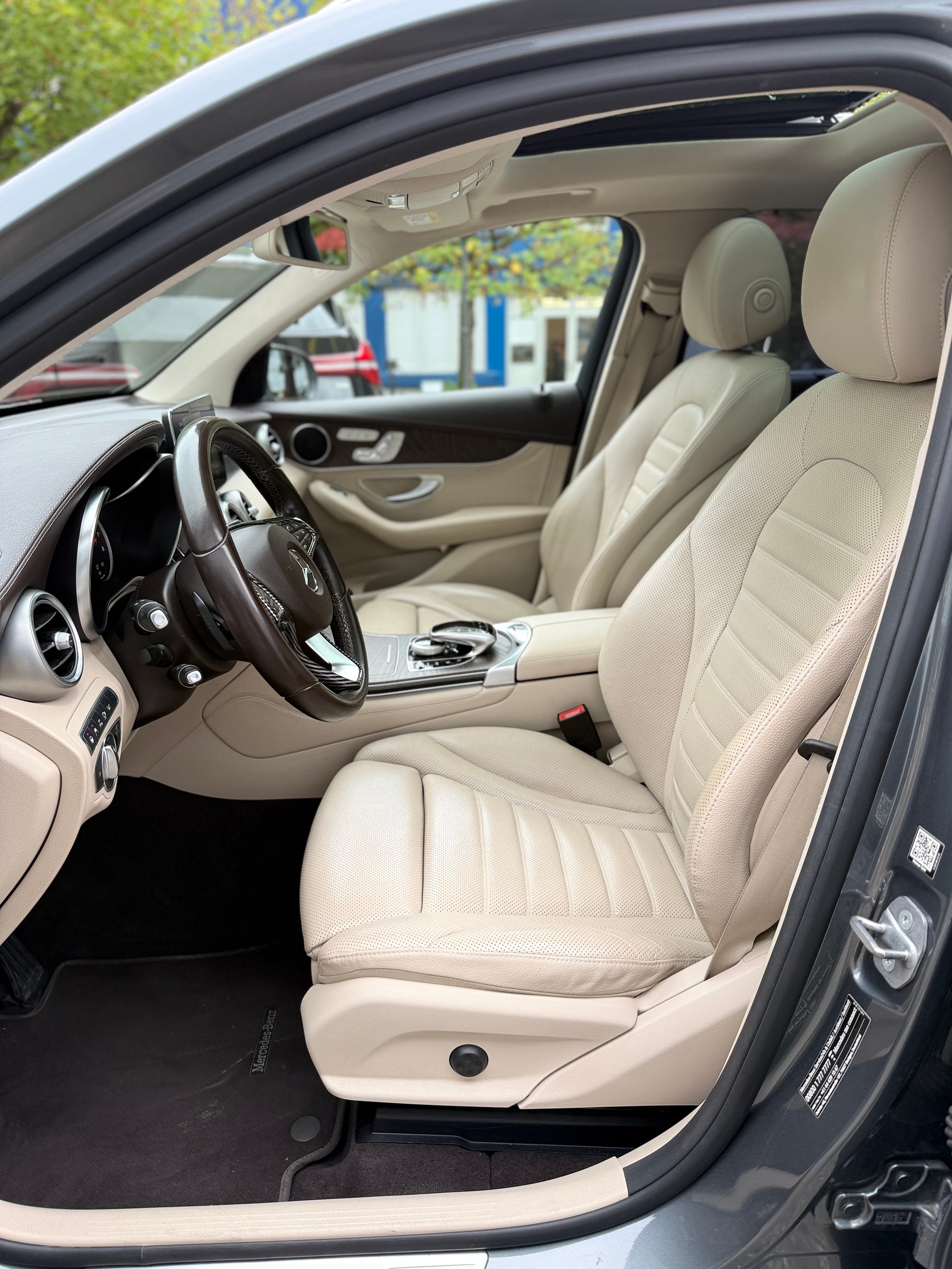 MERCEDES-BENZ GLC 250 4Matic 9G-Tronic-image-7