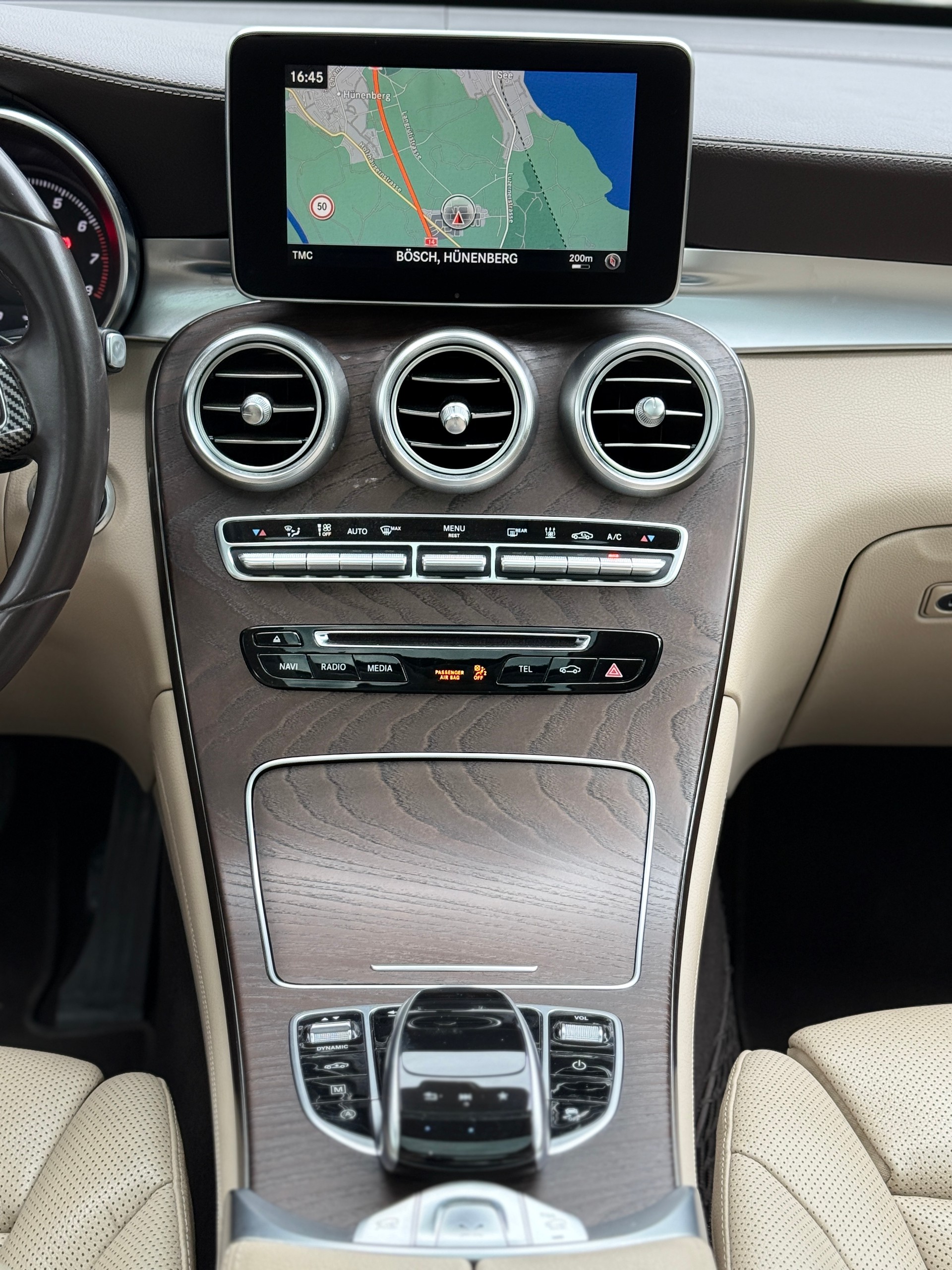 MERCEDES-BENZ GLC 250 4Matic 9G-Tronic-image-12