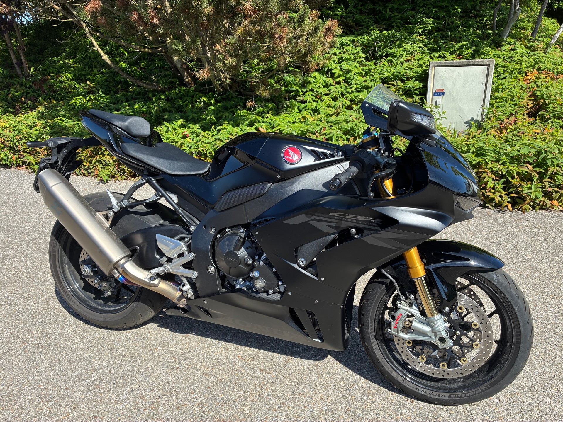 HONDA CBR 1000 RR-R SP-image-0