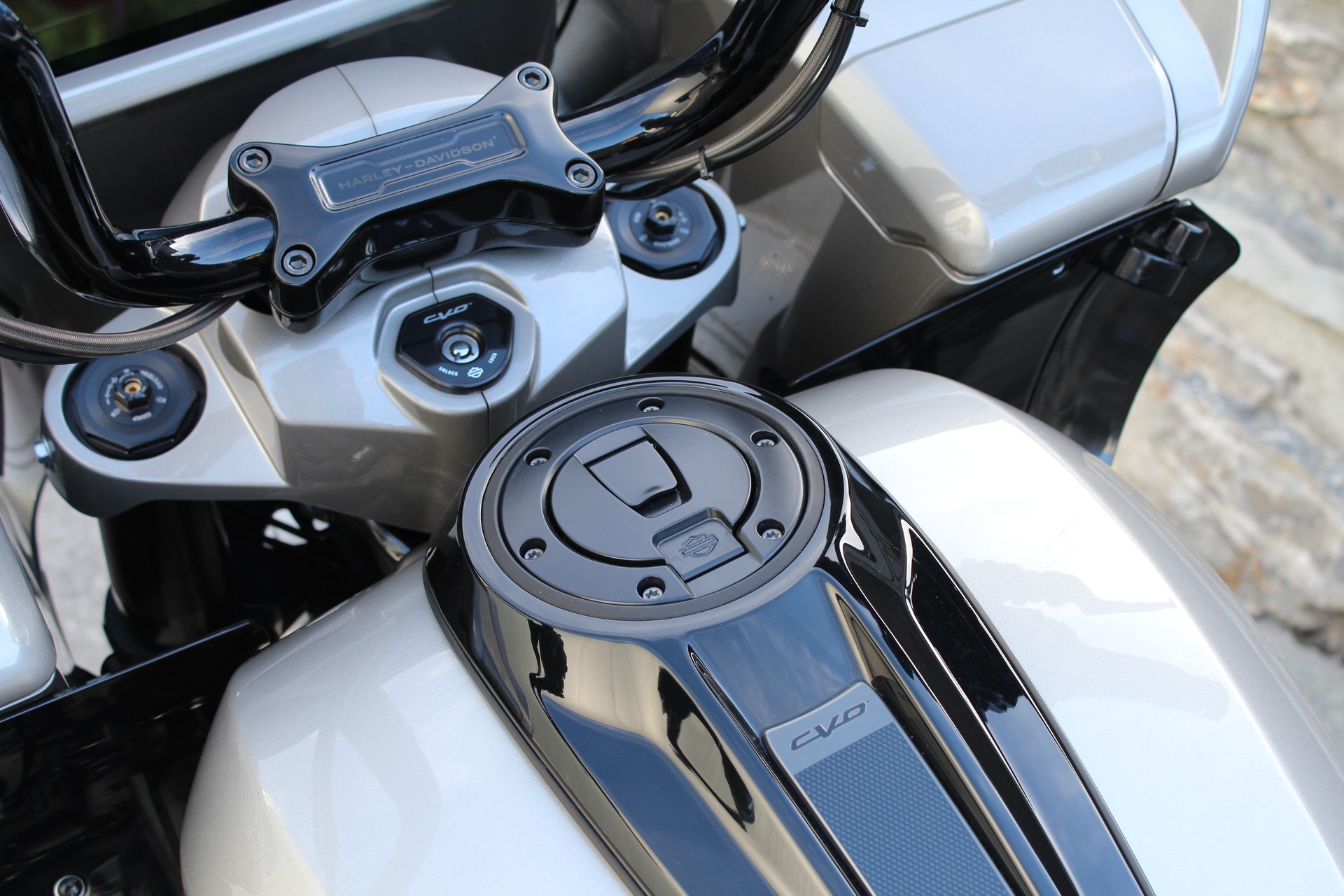 HARLEY-DAVIDSON FLTRXSE Road Glide 121 CVO-image-2