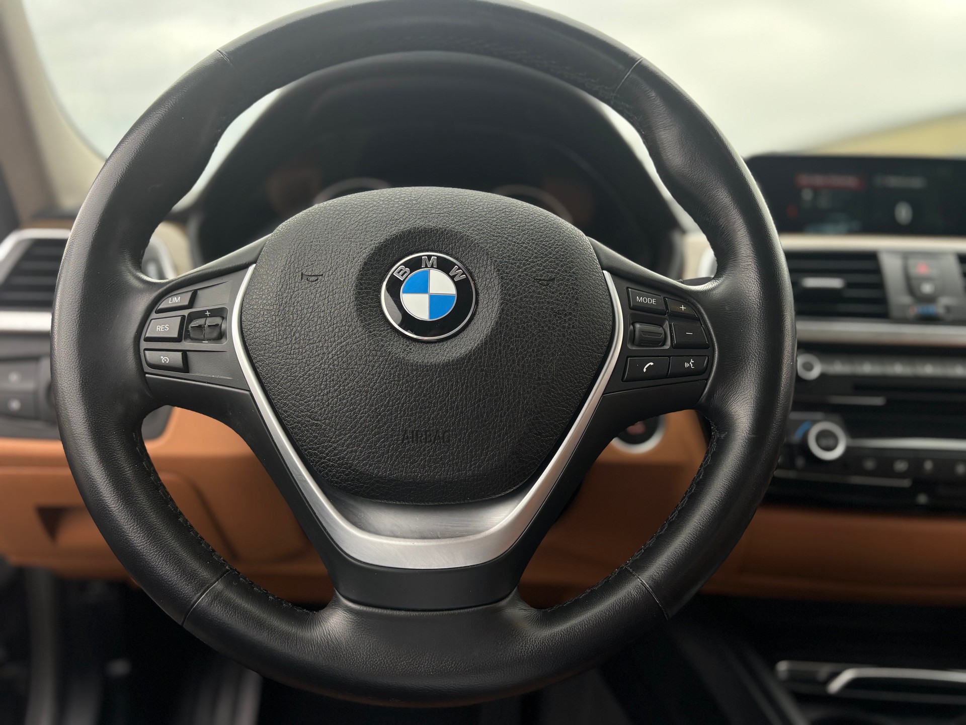 BMW 320d Efficient DynamicsEd.Touring Ed.Luxury Steptronic-image-11