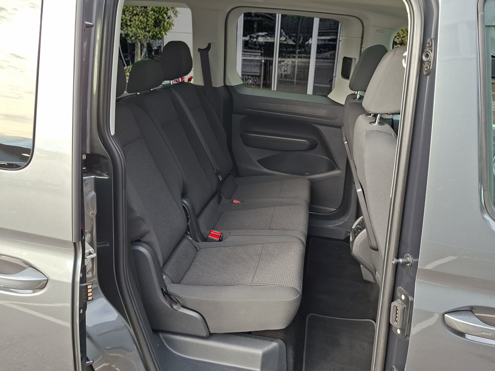 VW Caddy 2.0 TDI Liberty DSG-image-19