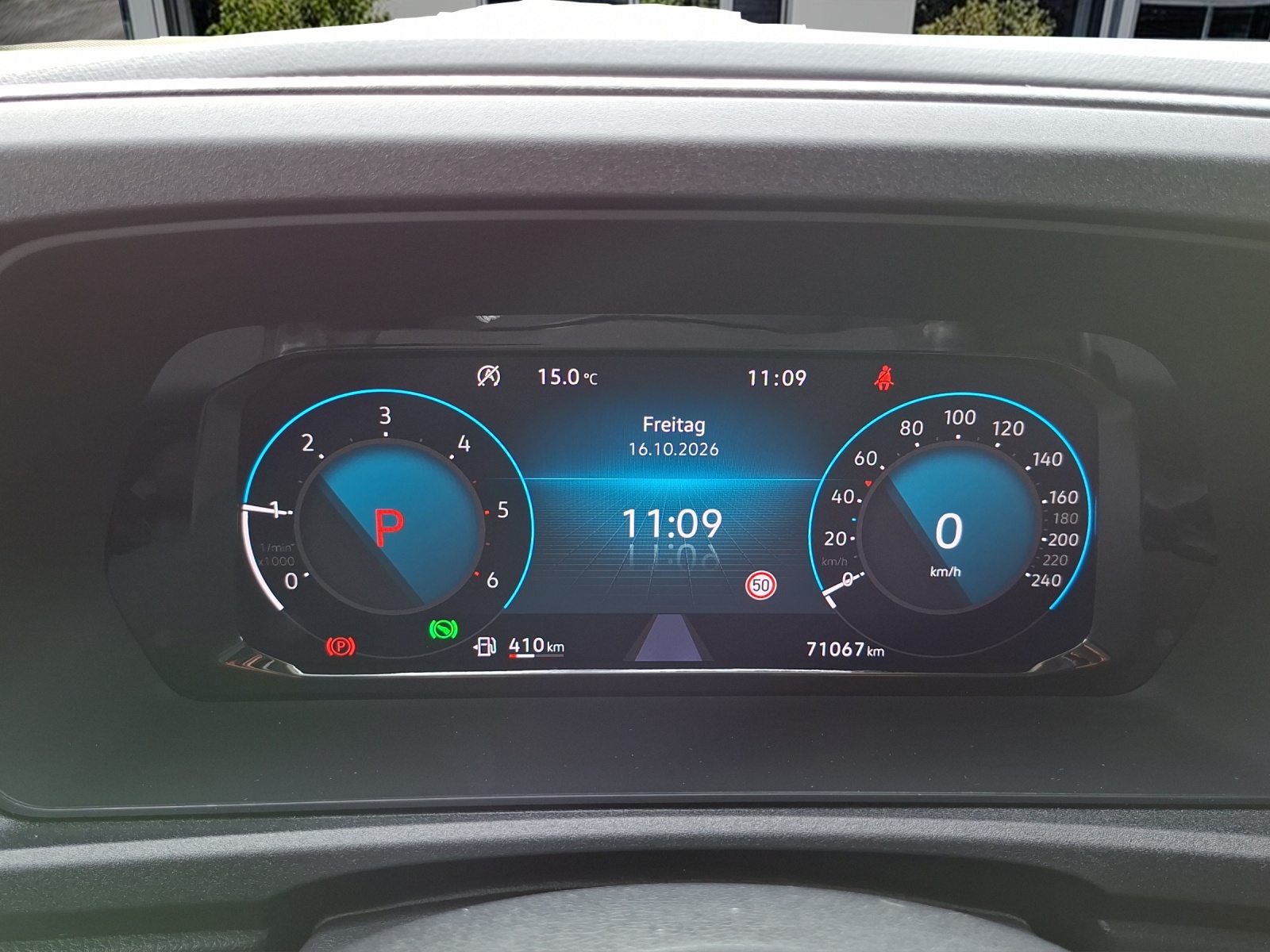 VW Caddy 2.0 TDI Liberty DSG-image-13