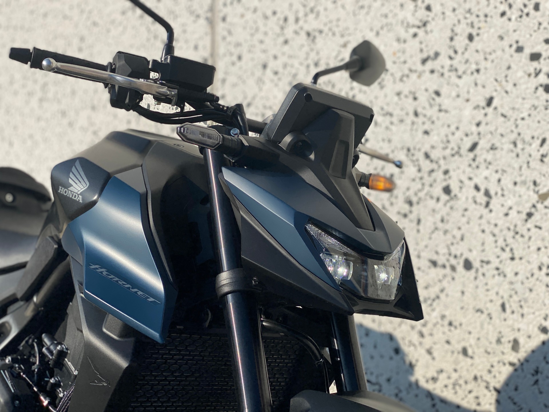 HONDA CB 750 Hornet E- CLUTCH-image-2