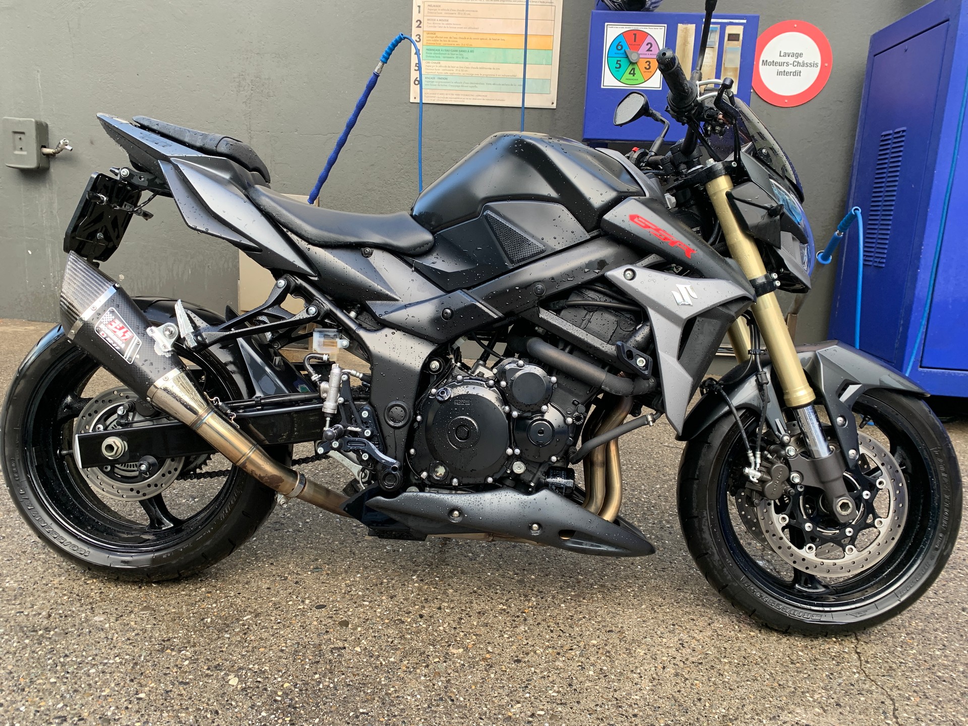 SUZUKI GSR 750 ABS-image-4