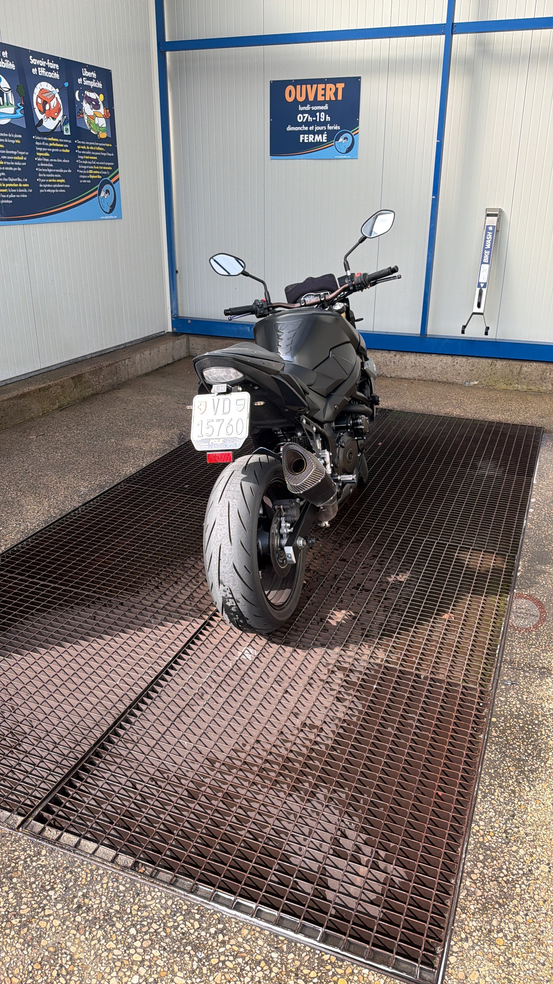 SUZUKI GSR 750 ABS-image-1
