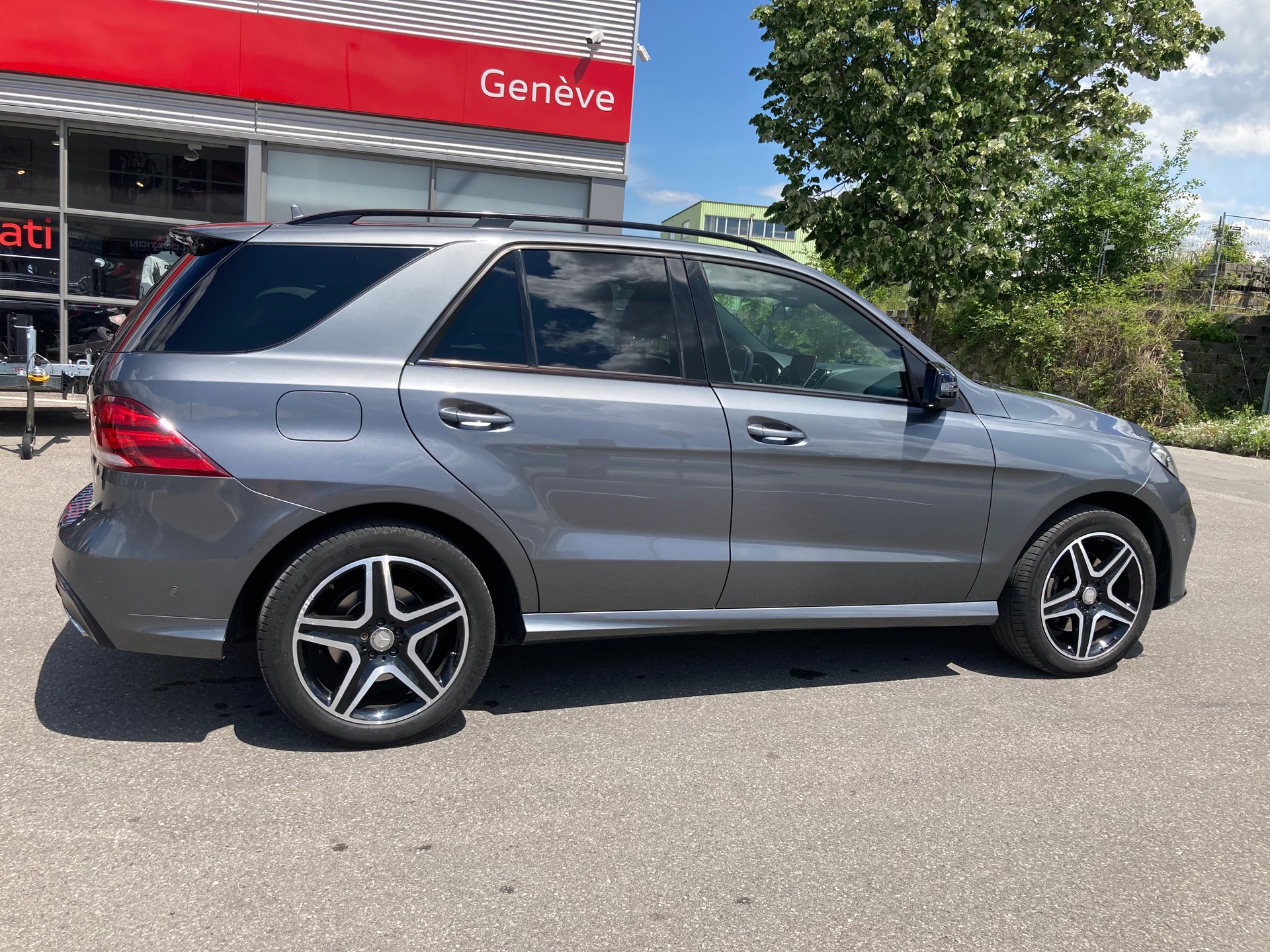 MERCEDES-BENZ GLE 350 d 4Matic 9G-Tronic-image-3