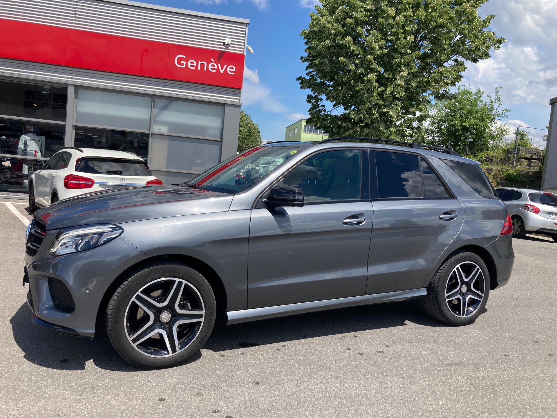 MERCEDES-BENZ GLE 350 d 4Matic 9G-Tronic-image-2