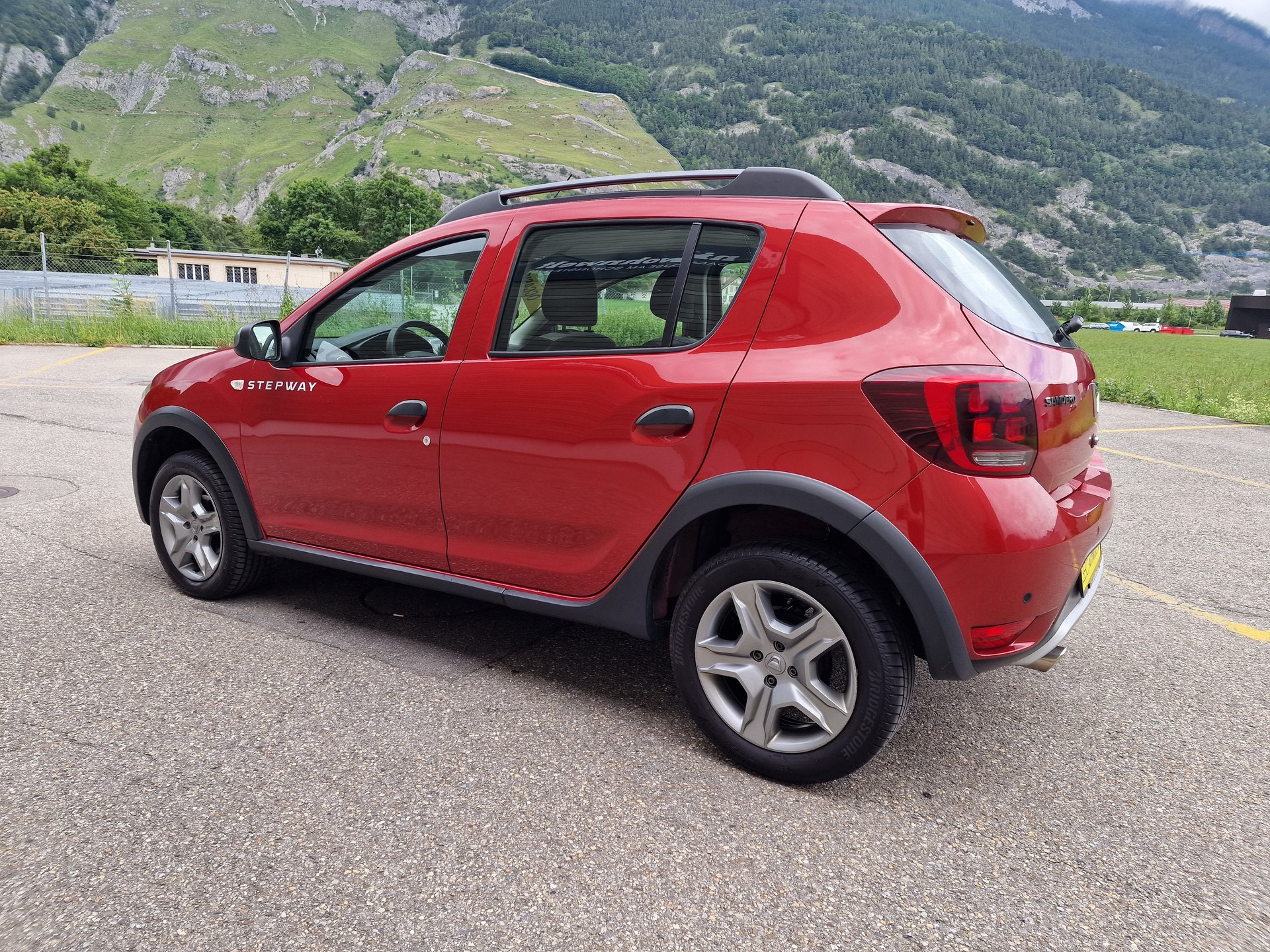 DACIA Sandero TURBO 90 Stepway Unlimited 2-image-8
