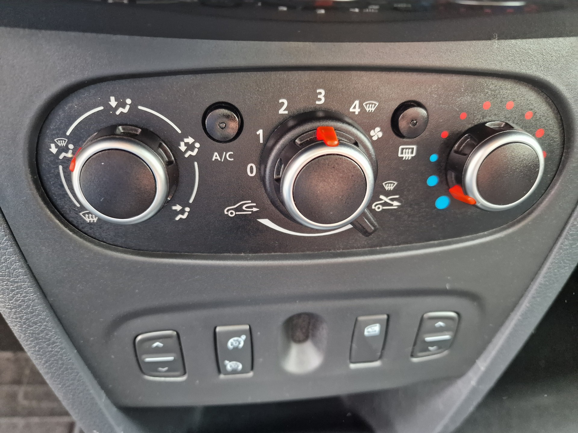 DACIA Sandero TURBO 90 Stepway Unlimited 2-image-20