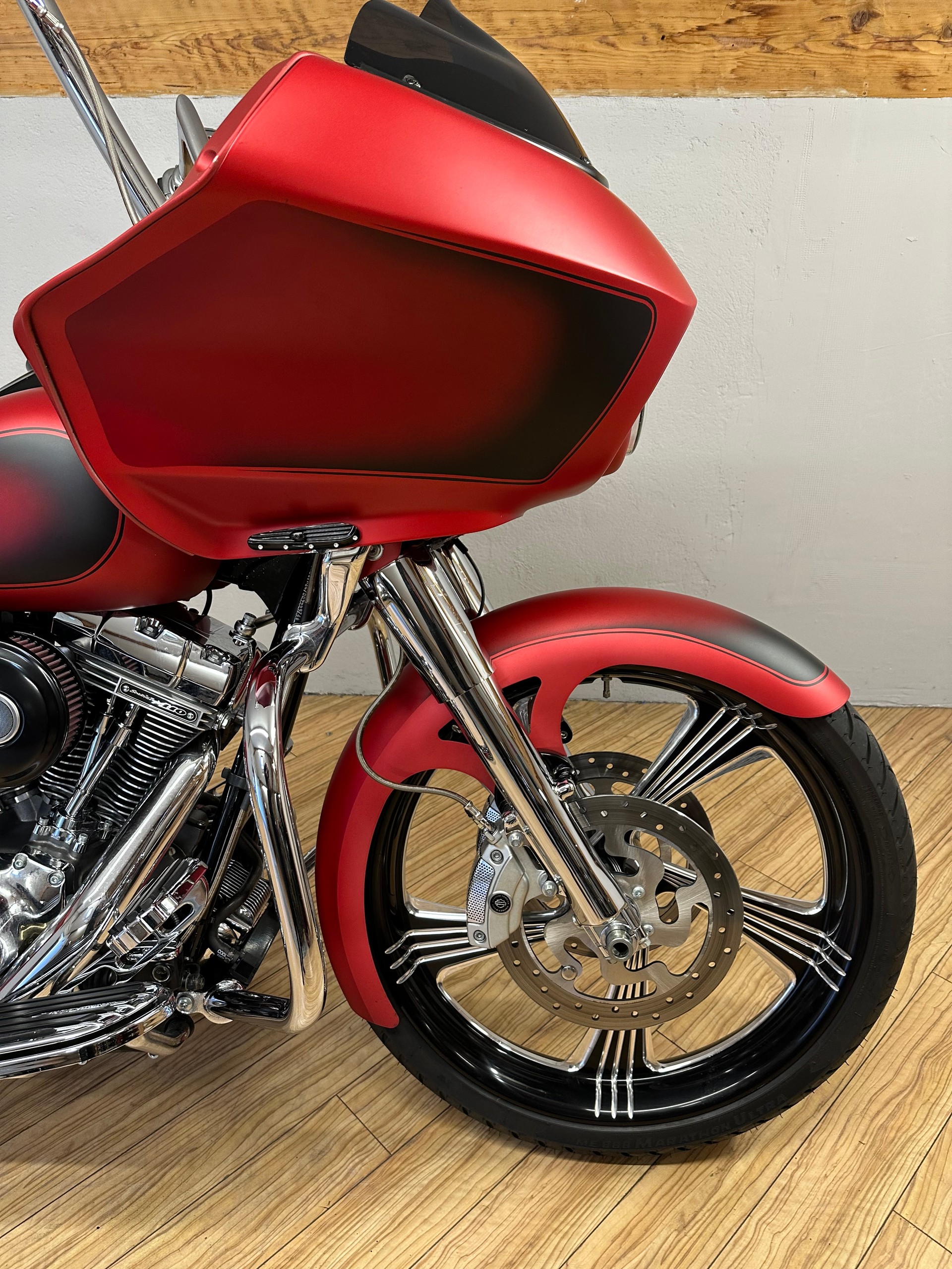 HARLEY-DAVIDSON FLTRUSE Road Glide Ultra ABS CVO-image-8