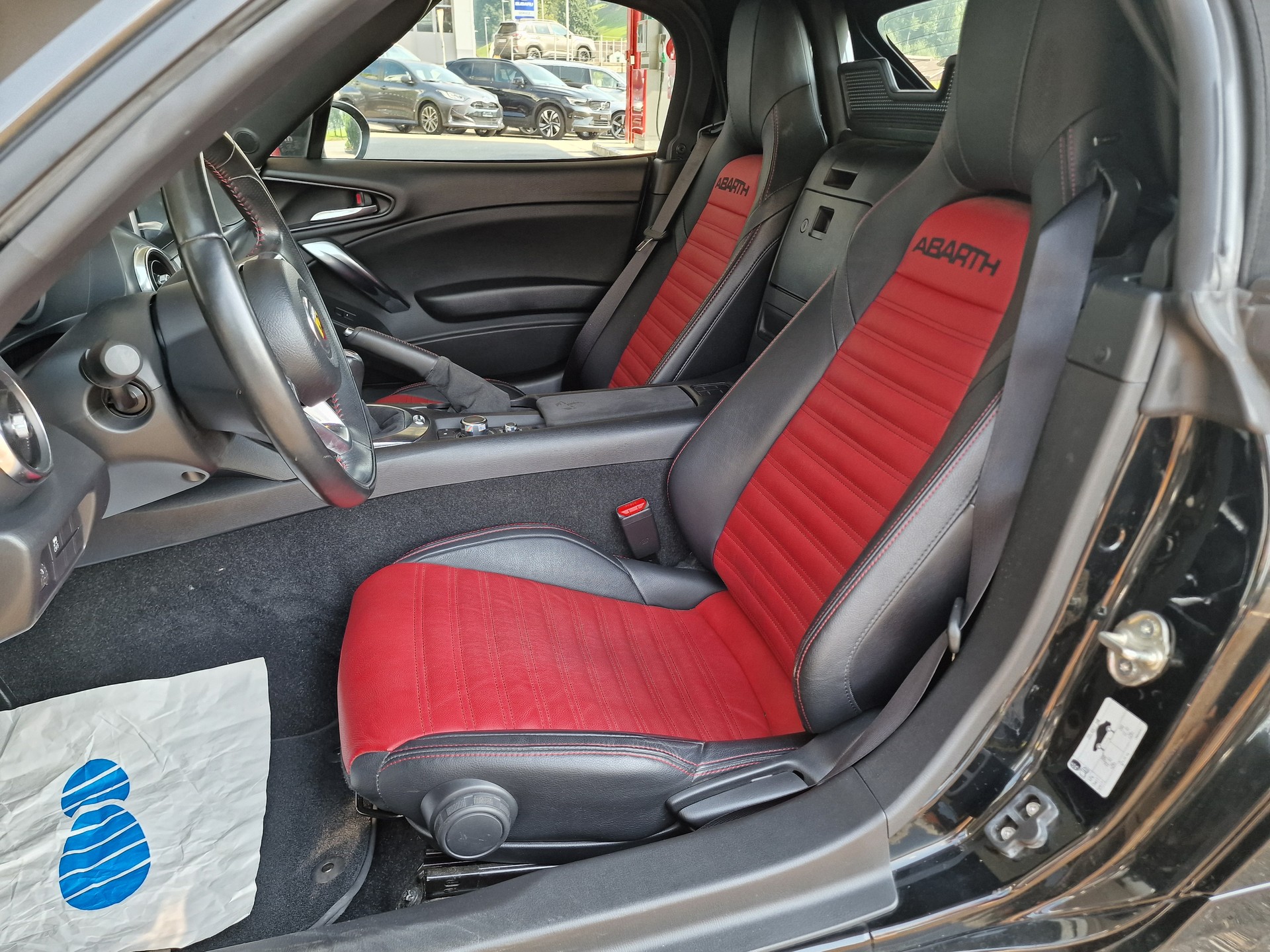 FIAT 124 Spider 1.4 TB Abarth-image-9