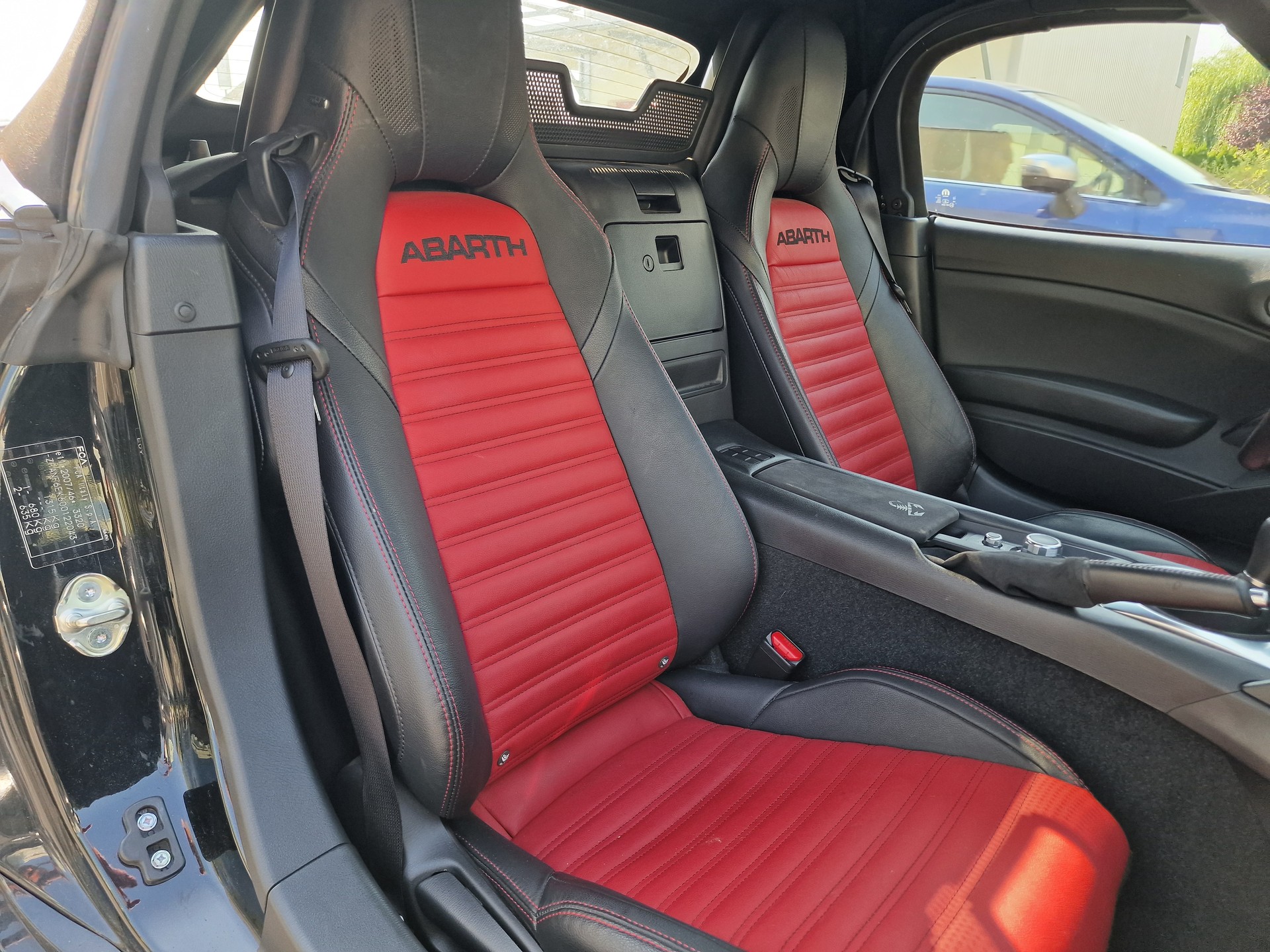 FIAT 124 Spider 1.4 TB Abarth-image-10
