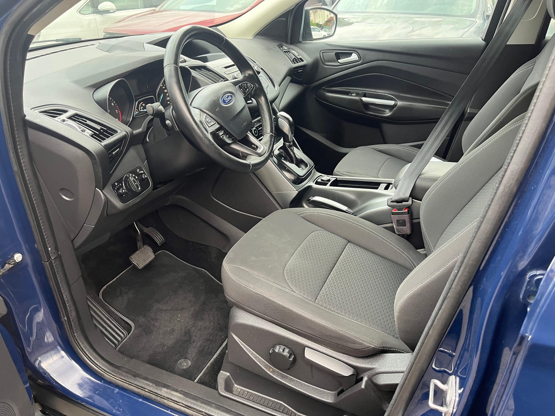 FORD Kuga 1.5 SCTi Vignale 4WD Automatic-image-4