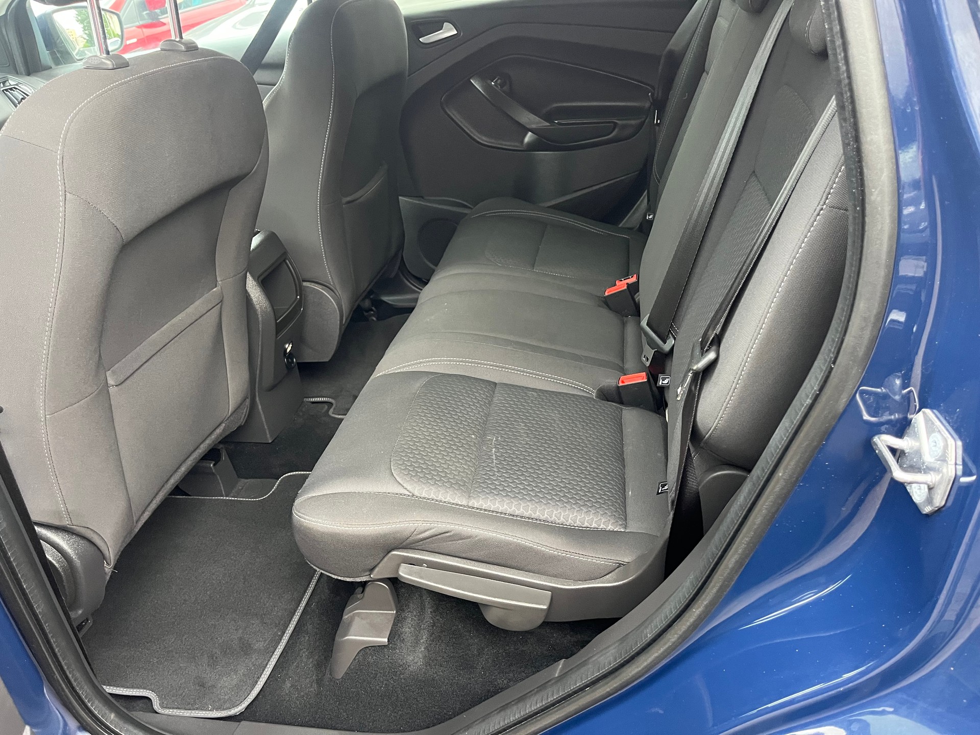 FORD Kuga 1.5 SCTi Vignale 4WD Automatic-image-5
