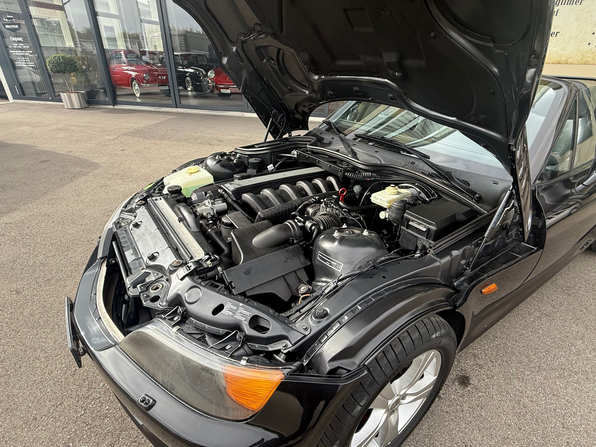 BMW Z3 2.8i Roadster-image-11
