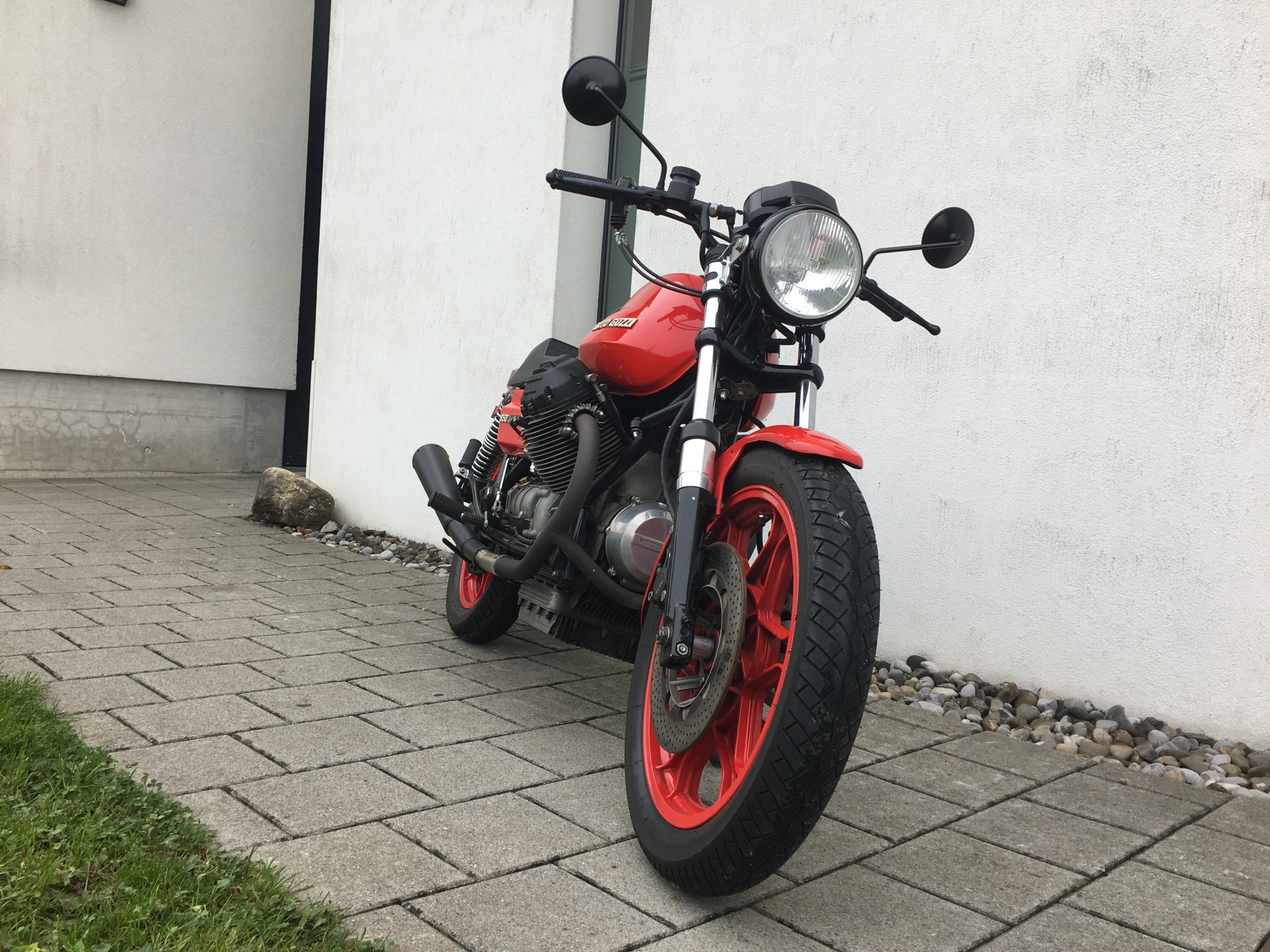 MOTO GUZZI VE 850 Le Mans-image-1