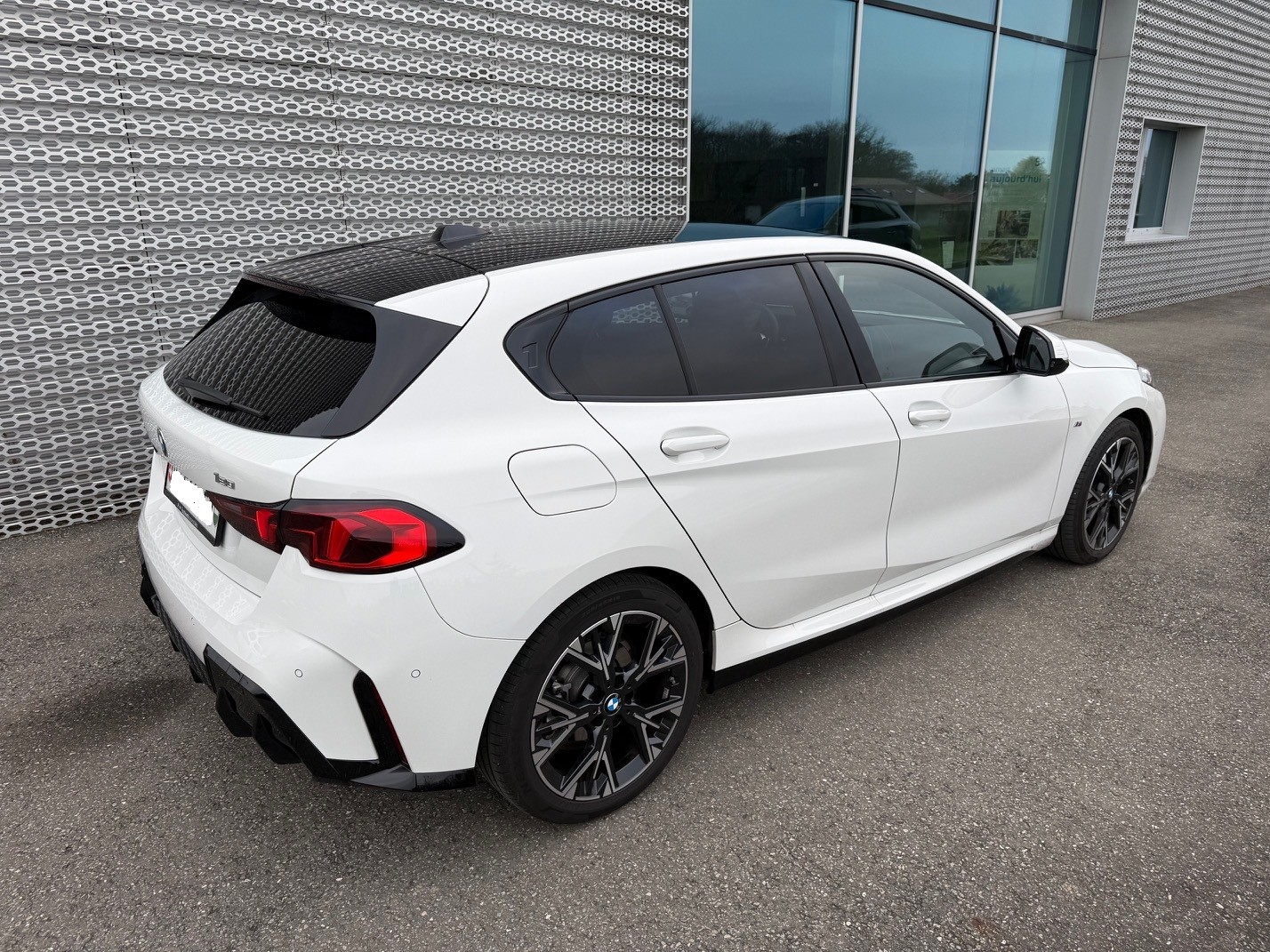 BMW 120 M Sport Steptronic-image-5