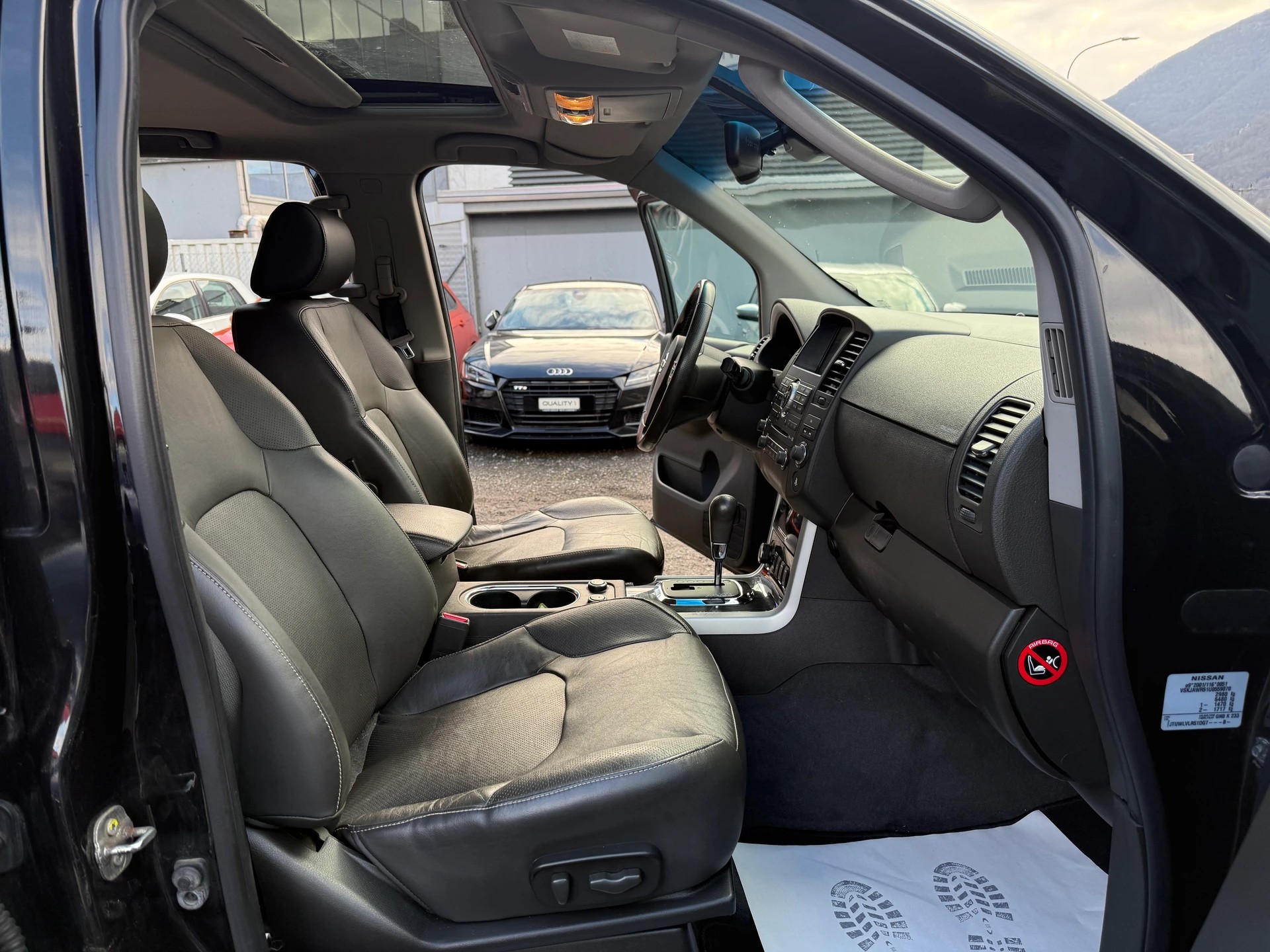 NISSAN Pathfinder 3.0 dCi LE Automatic-image-7