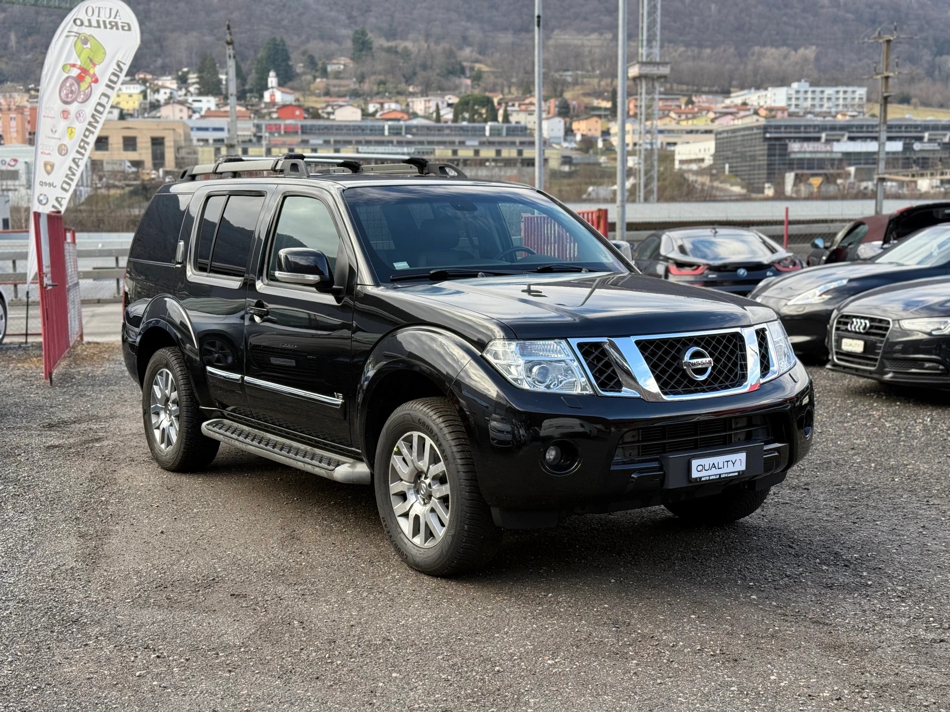 NISSAN Pathfinder 3.0 dCi LE Automatic-image-1