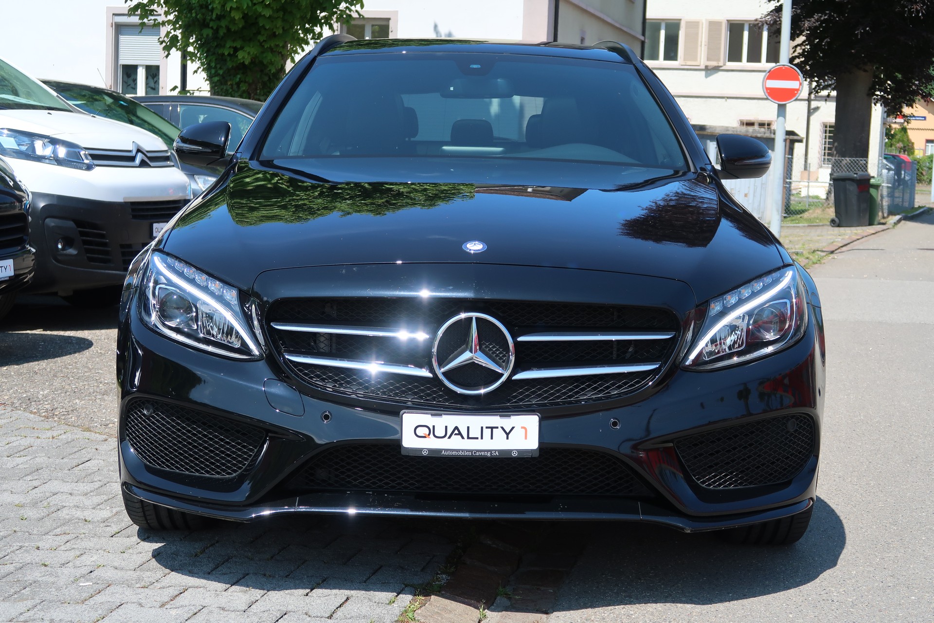 MERCEDES-BENZ C 200 AMG Line 4Matic 9G-Tronic-showroom-element-1