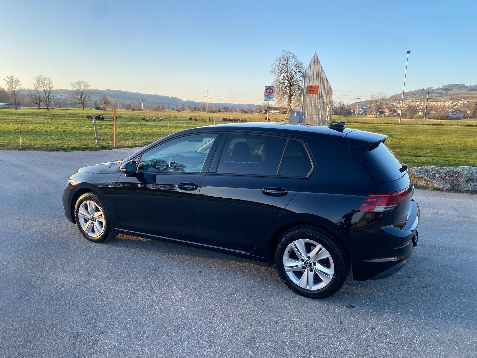 VW Golf 1.0 eTSI mHEV ACTLife DSG-image-2