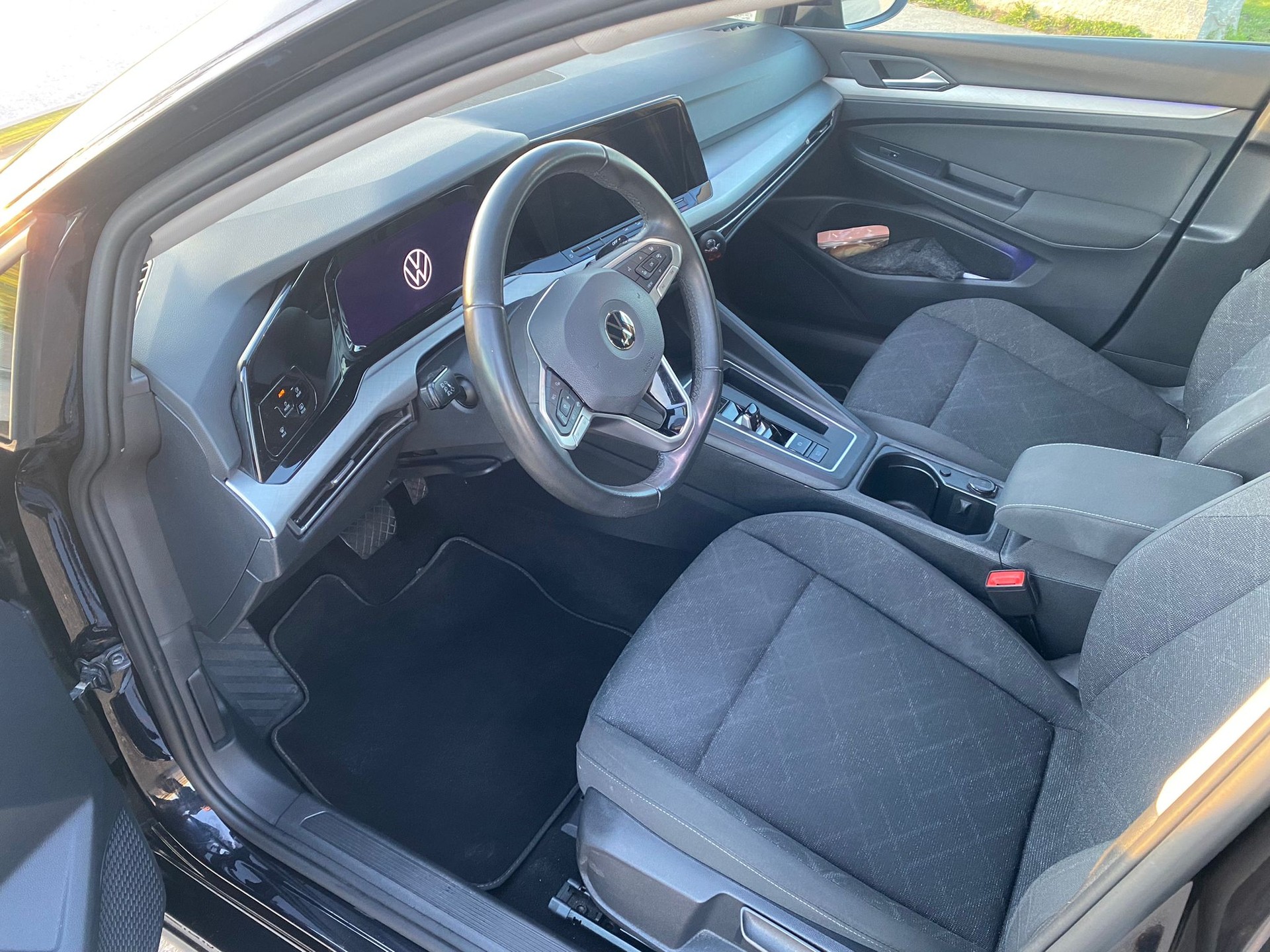 VW Golf 1.0 eTSI mHEV ACTLife DSG-image-8