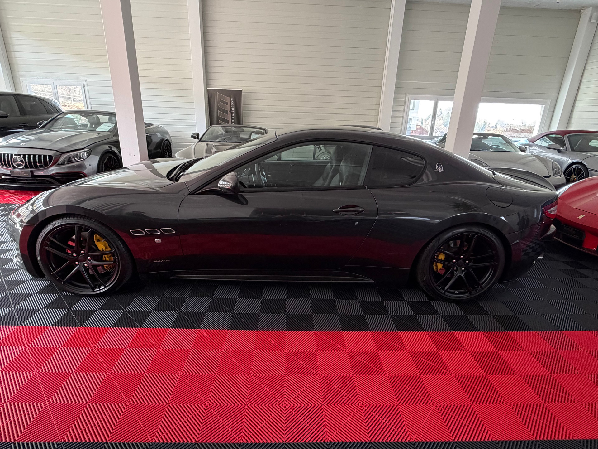 MASERATI GranTurismo Sport-showroom-element-2