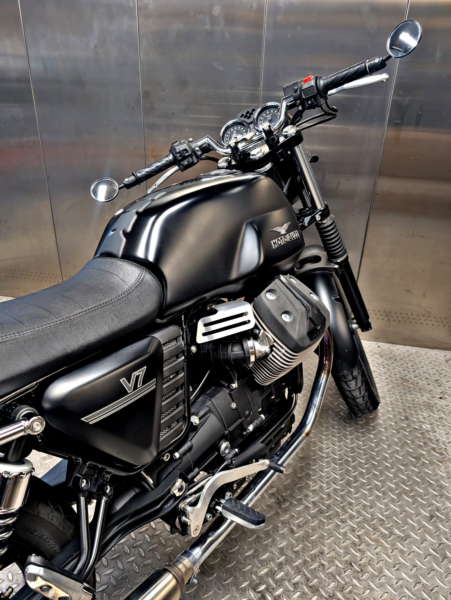 MOTO GUZZI 750-image-7