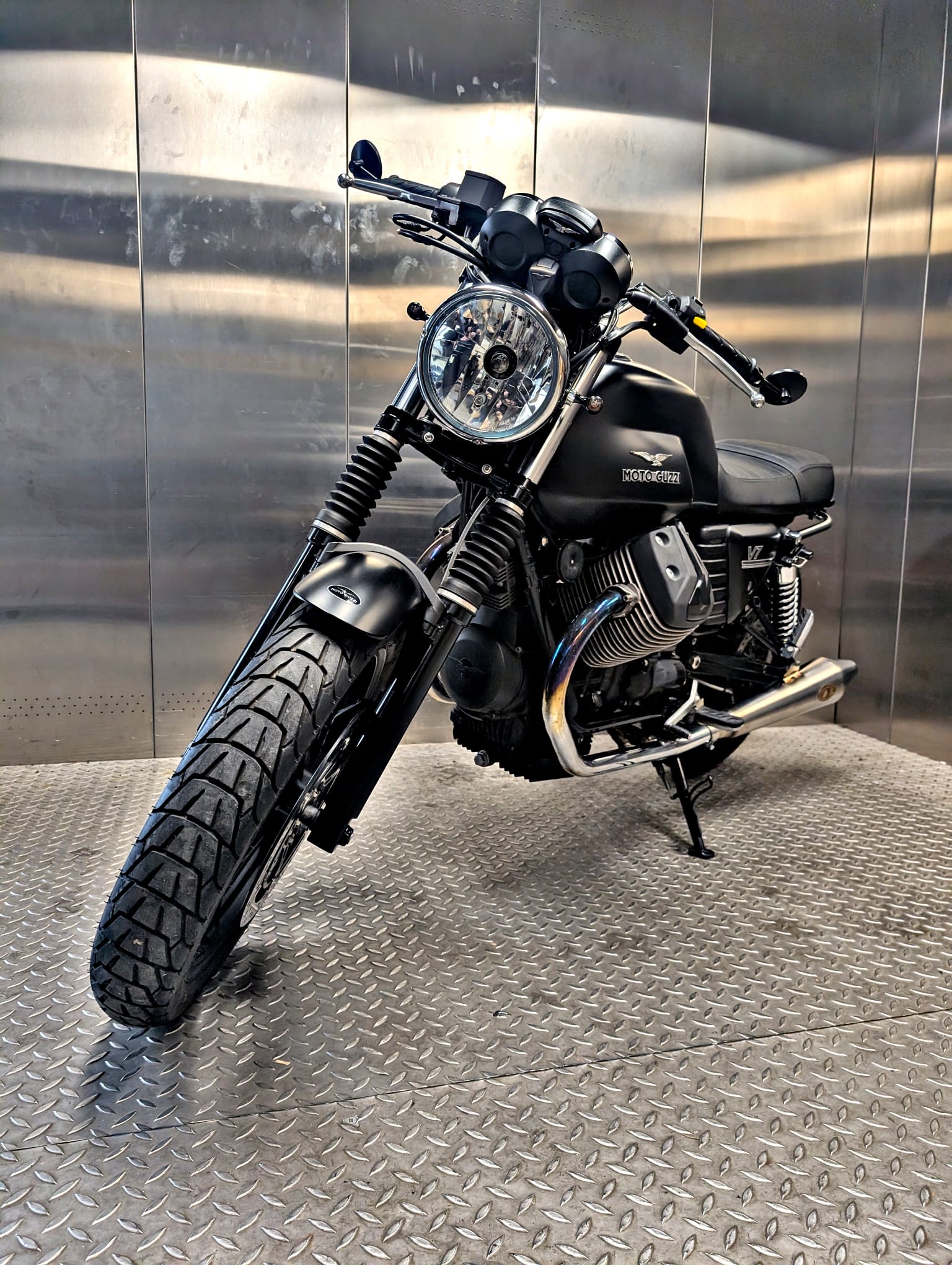MOTO GUZZI 750-image-0