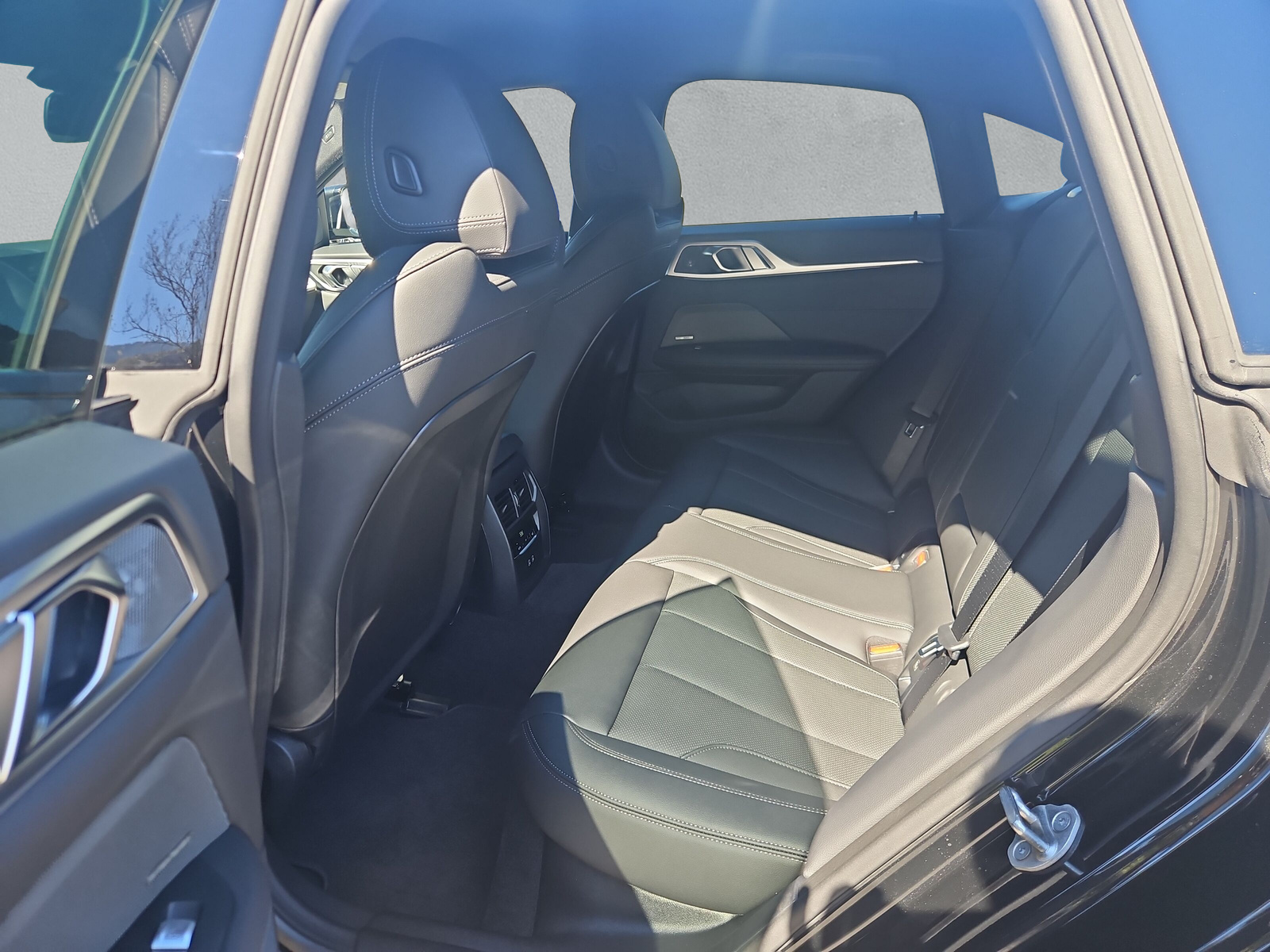 BMW i4 eDrive 40 Edition M Sport-image-11