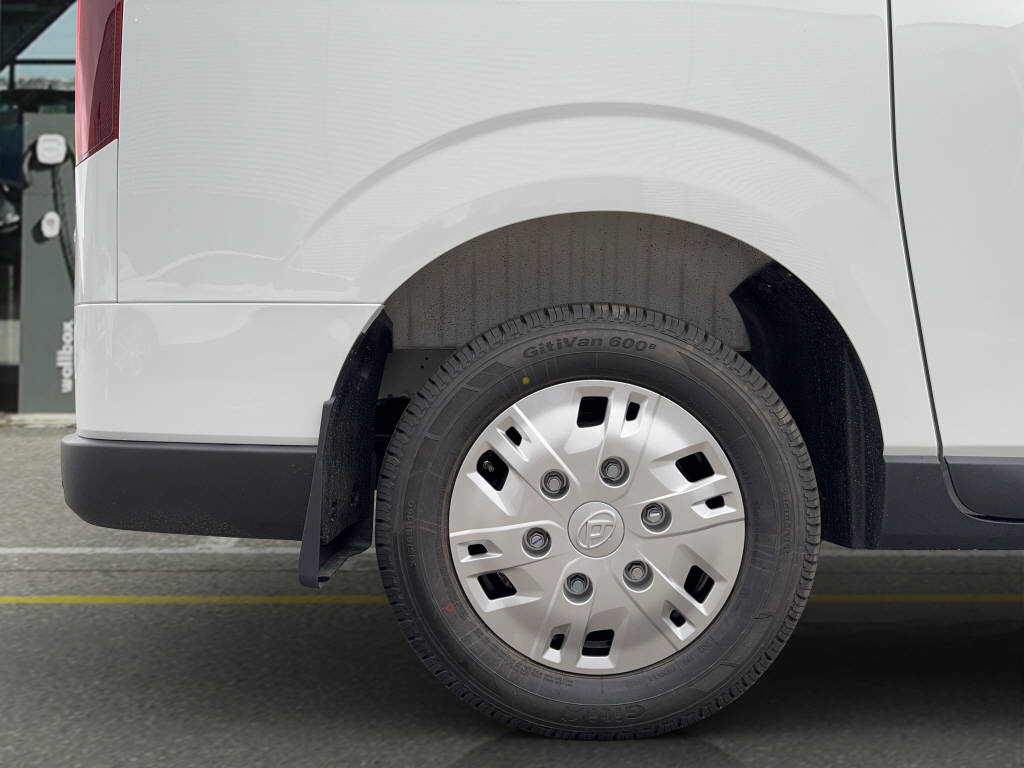 MAXUS eDeliver 7 fourg. L1 E-Motor 7 77 kWh FWD-image-18