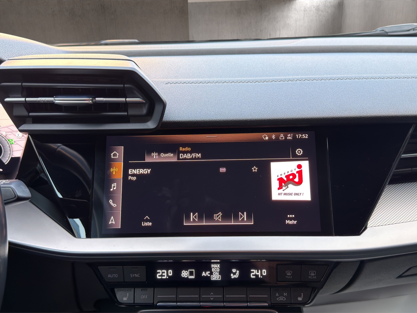 AUDI A3 Sportback 35 TFSI S line S-tronic-image-12