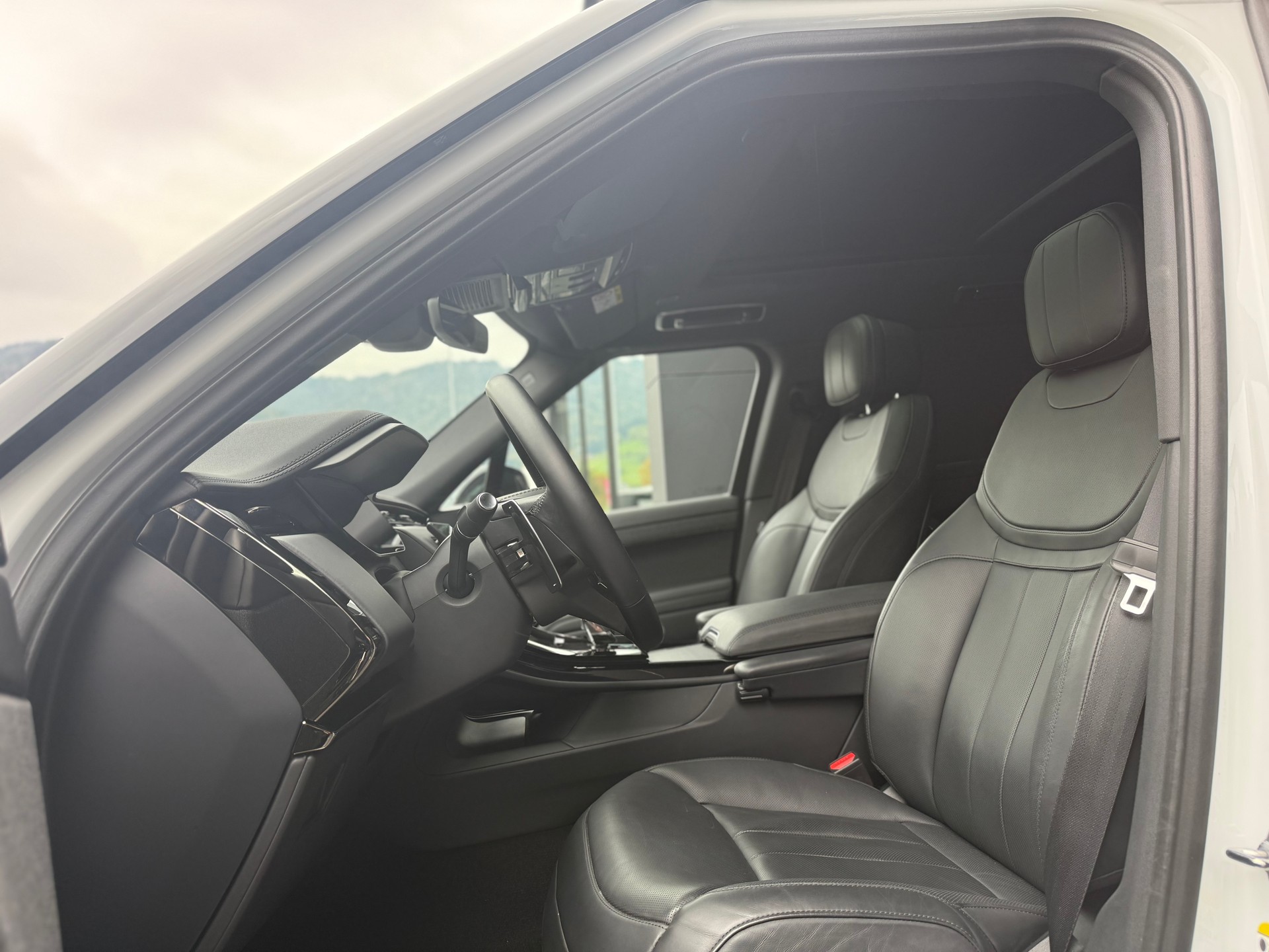 LAND ROVER Range Rover Sport D300 3.0 TD6 MHEV Dynamic SE Automatic-image-5