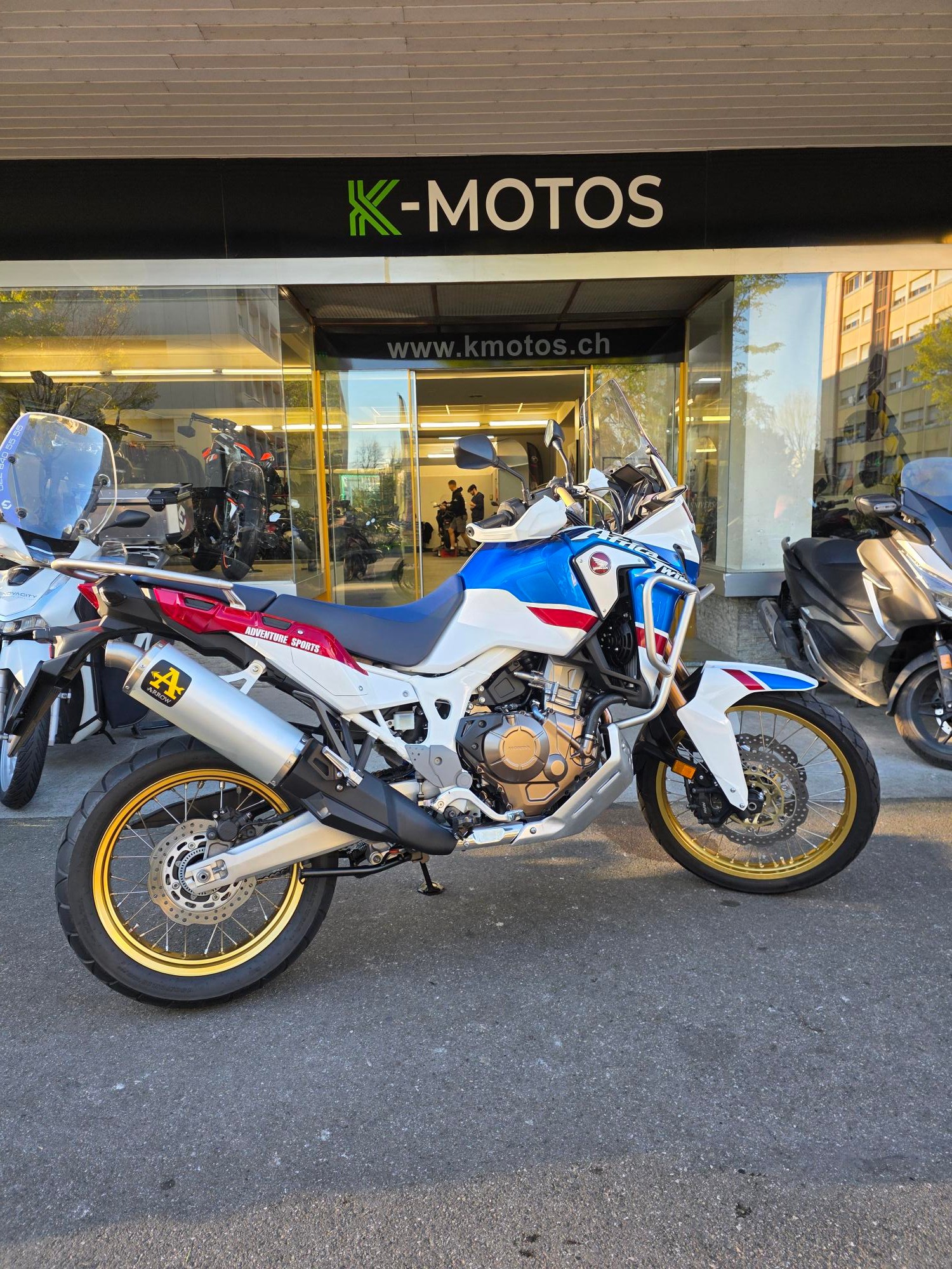 HONDA CRF 1000A Adventure Africa Twin-image-1