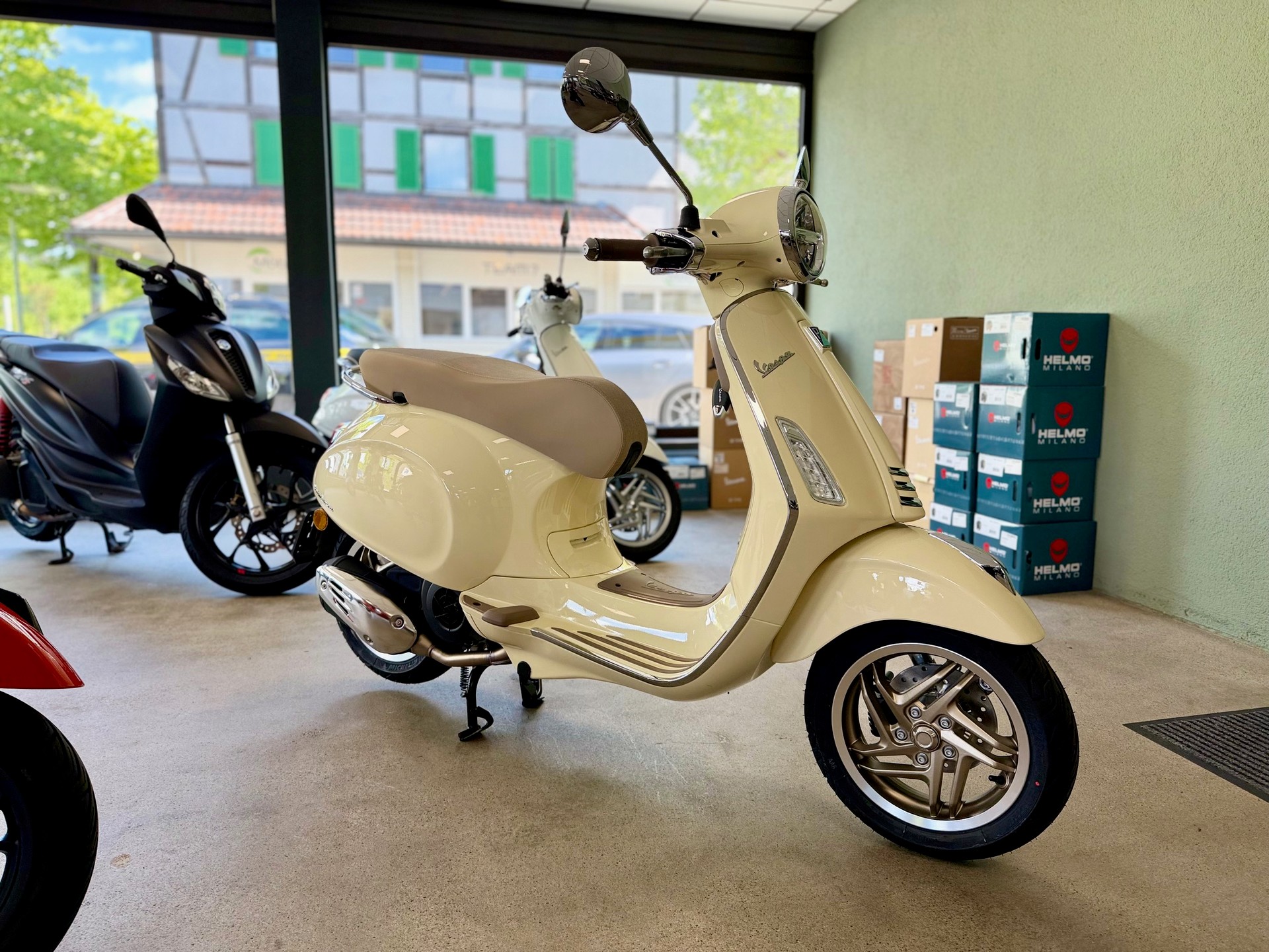 PIAGGIO Vespa 125 Primavera Sport Euro 5+-image-1