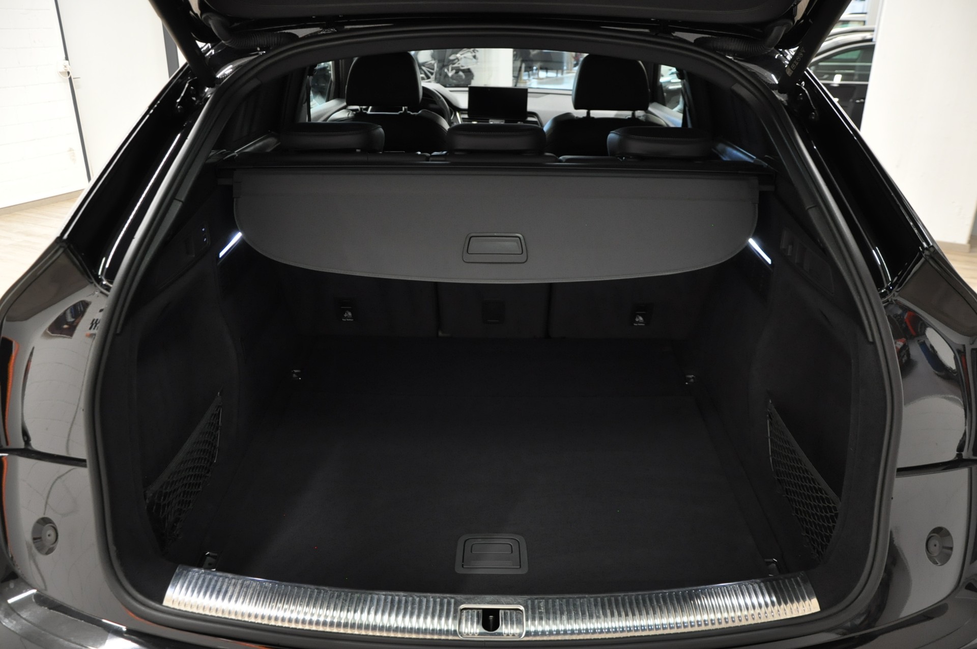 AUDI Q5 Sportback 40 TDI S-Line Blackedition quattro S-tronic-image-23