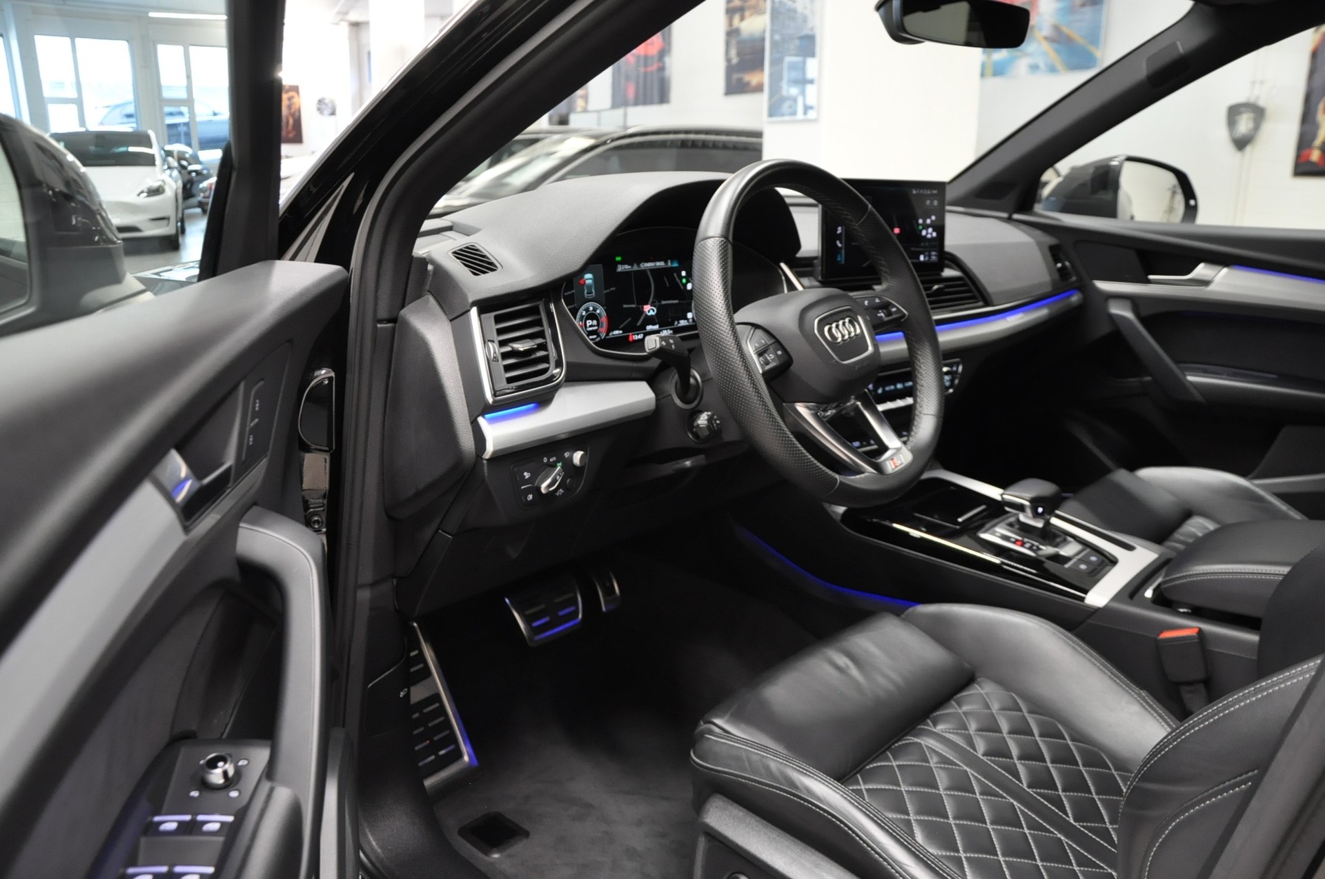 AUDI Q5 Sportback 40 TDI S-Line Blackedition quattro S-tronic-image-9
