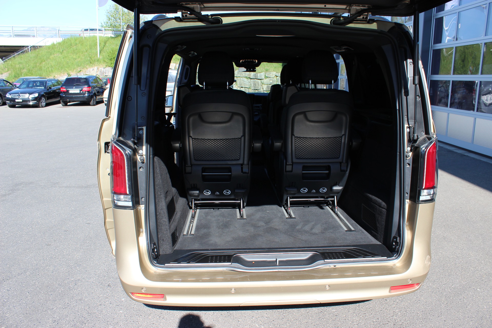MERCEDES-BENZ V 250 d lang Style 9G-Tronic-image-4