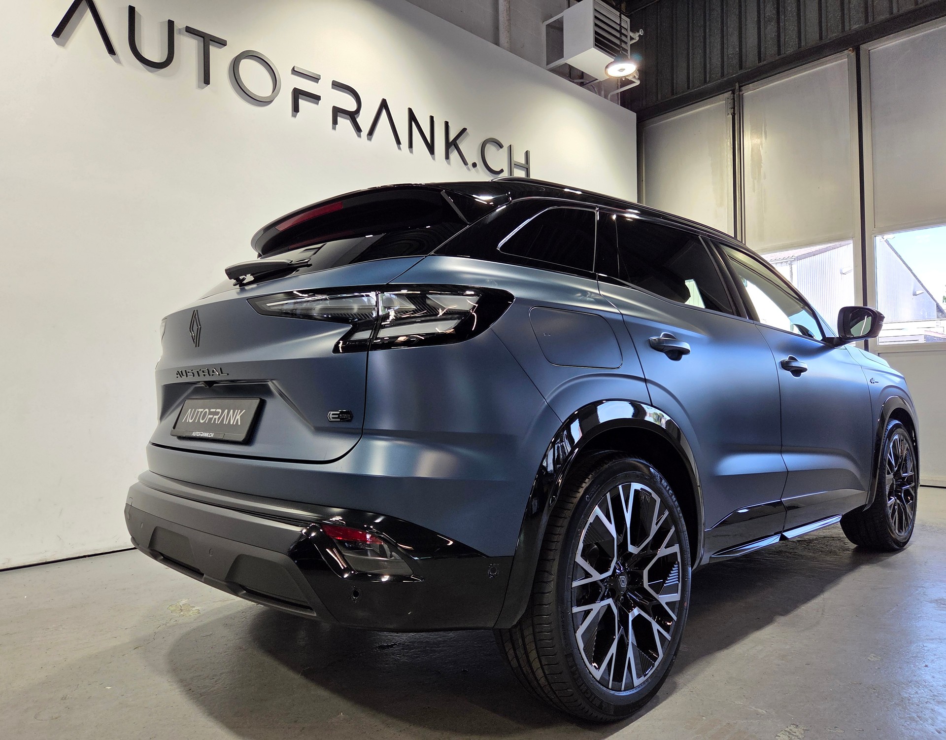 RENAULT Austral 1.2 E-Tech esprit Alpine-showroom-element-2