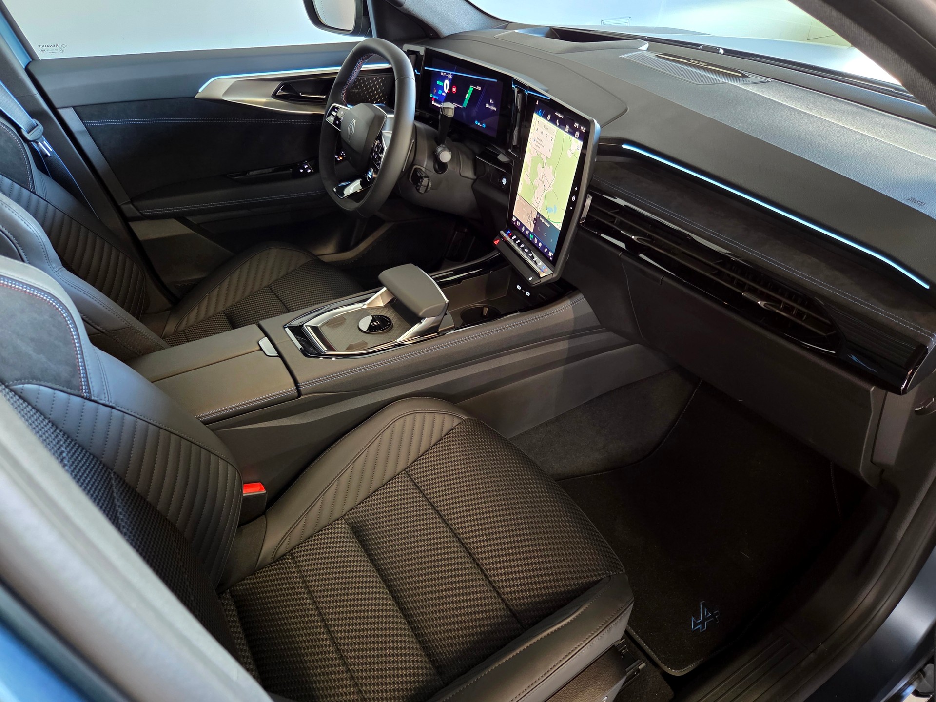 RENAULT Austral 1.2 E-Tech esprit Alpine-image-22