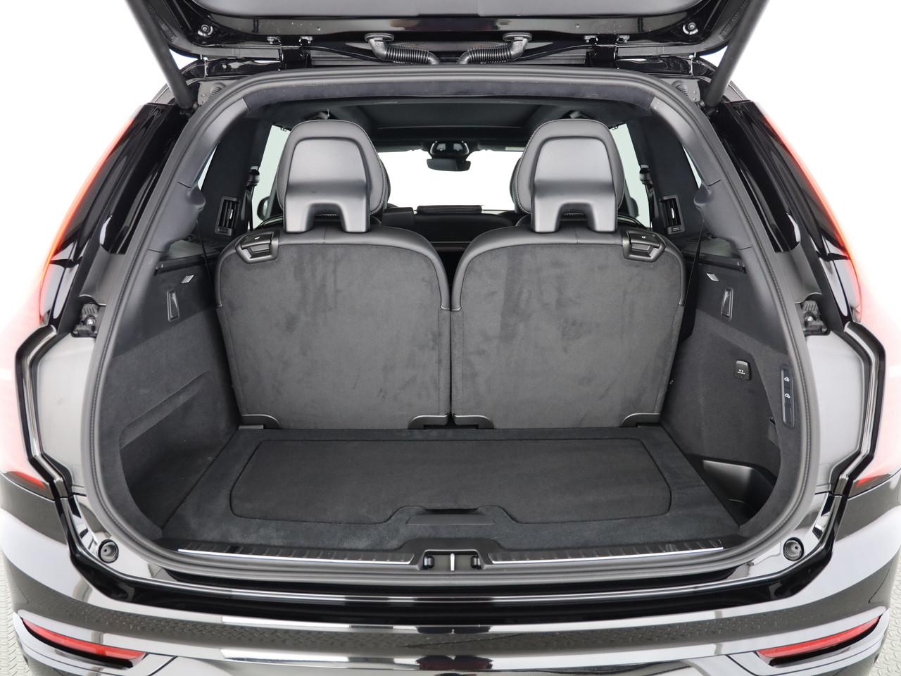 VOLVO XC90 2.0 B5 MH Black Edition AWD-image-12