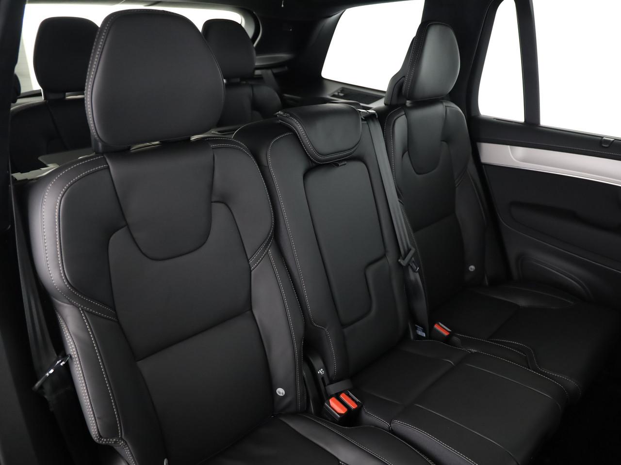 VOLVO XC90 2.0 B5 MH Black Edition AWD-image-11