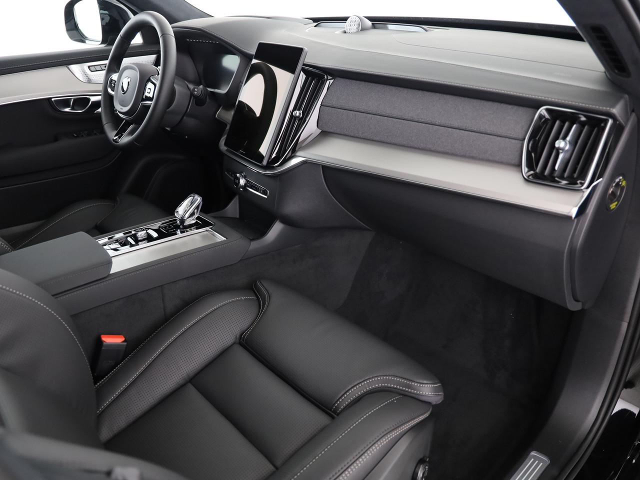 VOLVO XC90 2.0 B5 MH Black Edition AWD-image-8