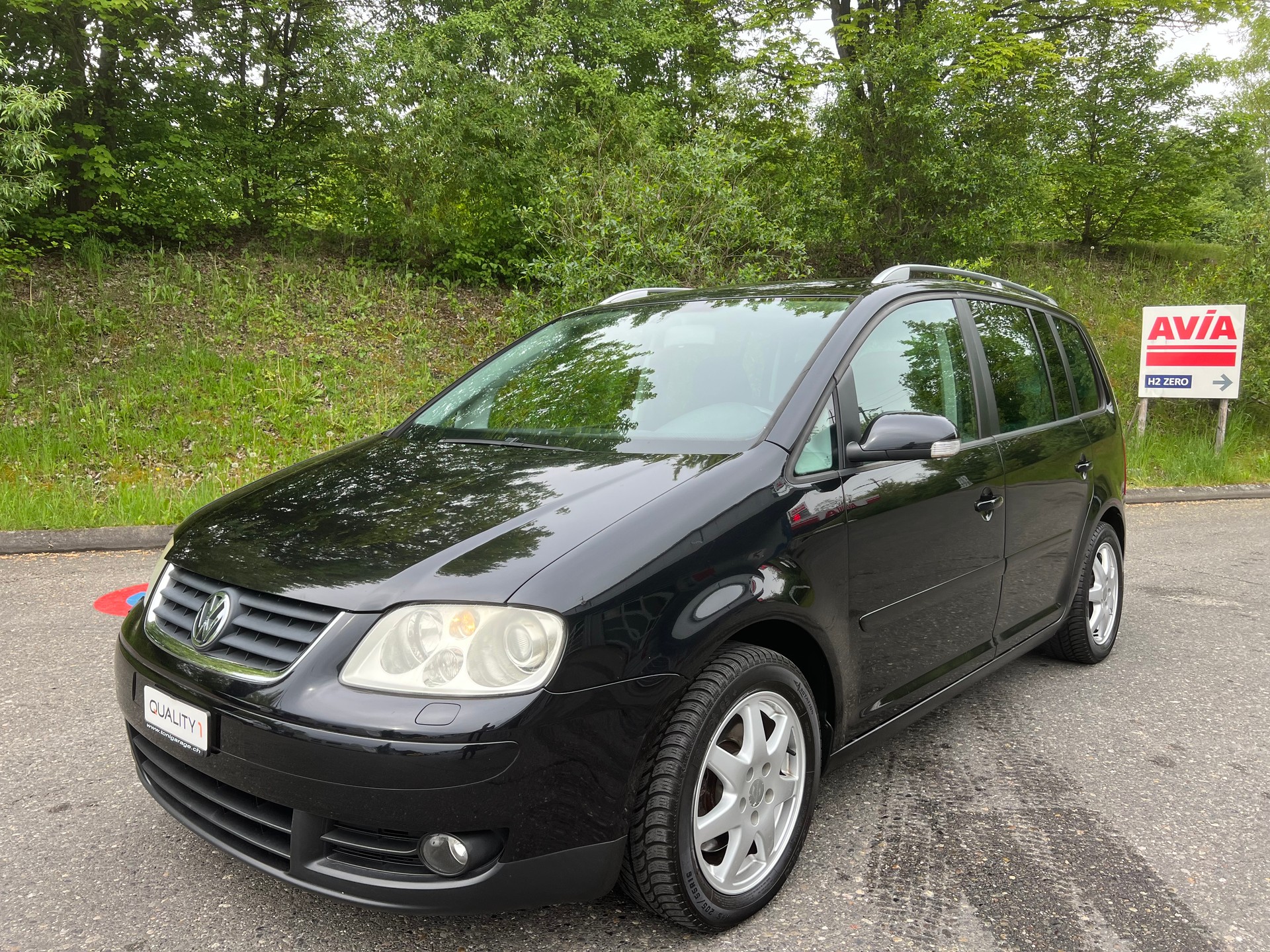 VW Touran 2.0 TDI Highline-showroom-element-1