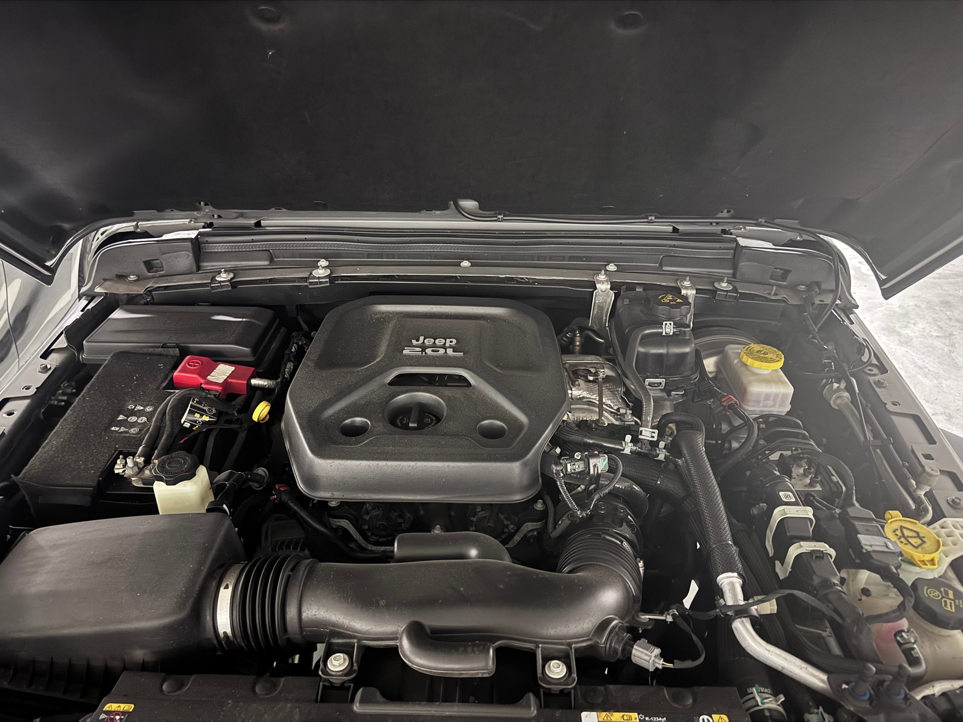 JEEP 2.0 Turbo Sport-image-4