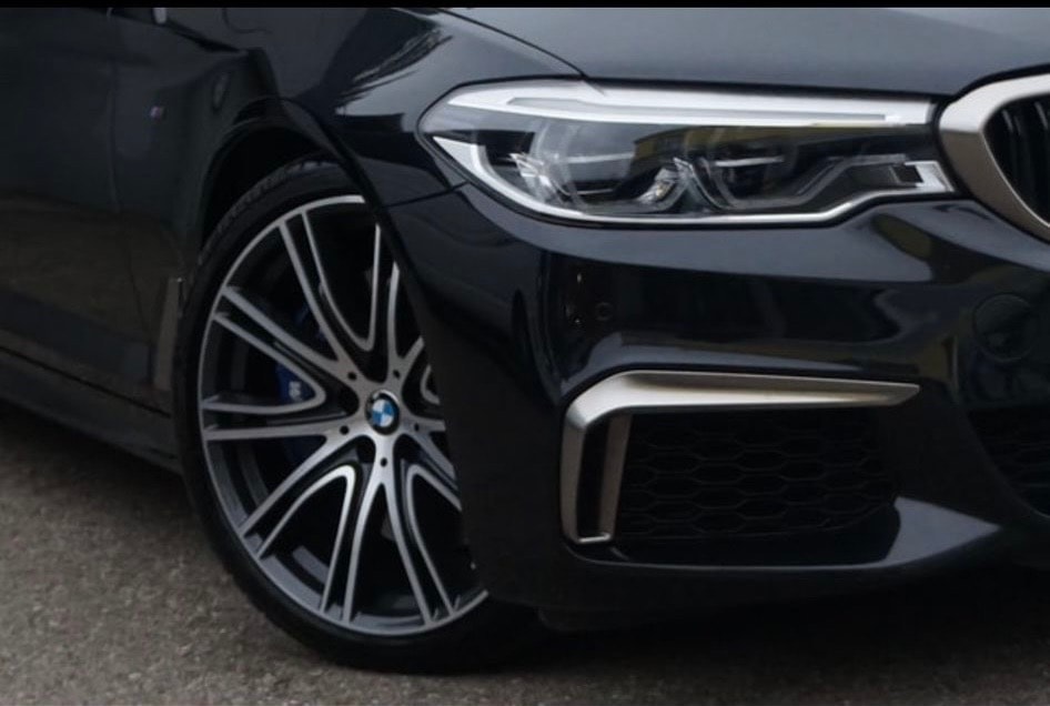 BMW M550i xDrive Steptronic-image-6