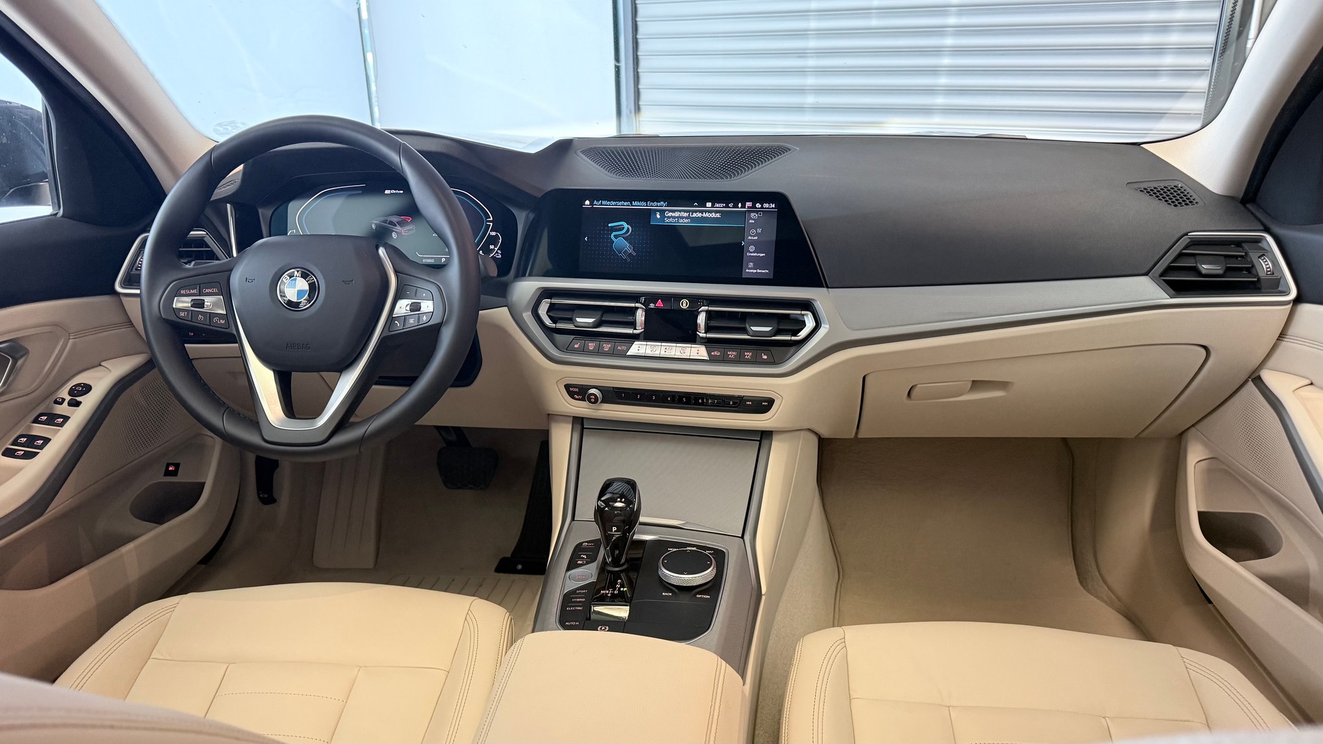 BMW 330e-image-19