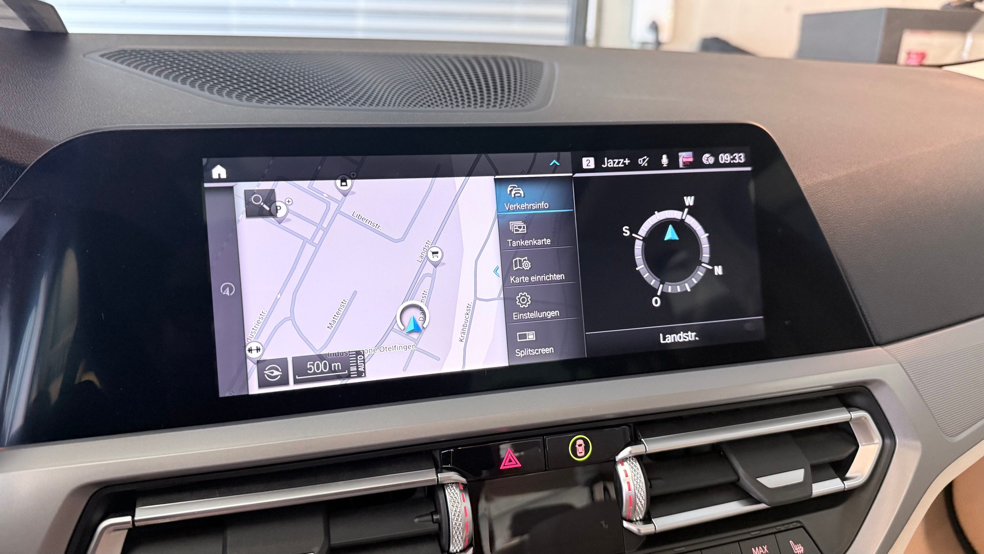 BMW 330e-image-13
