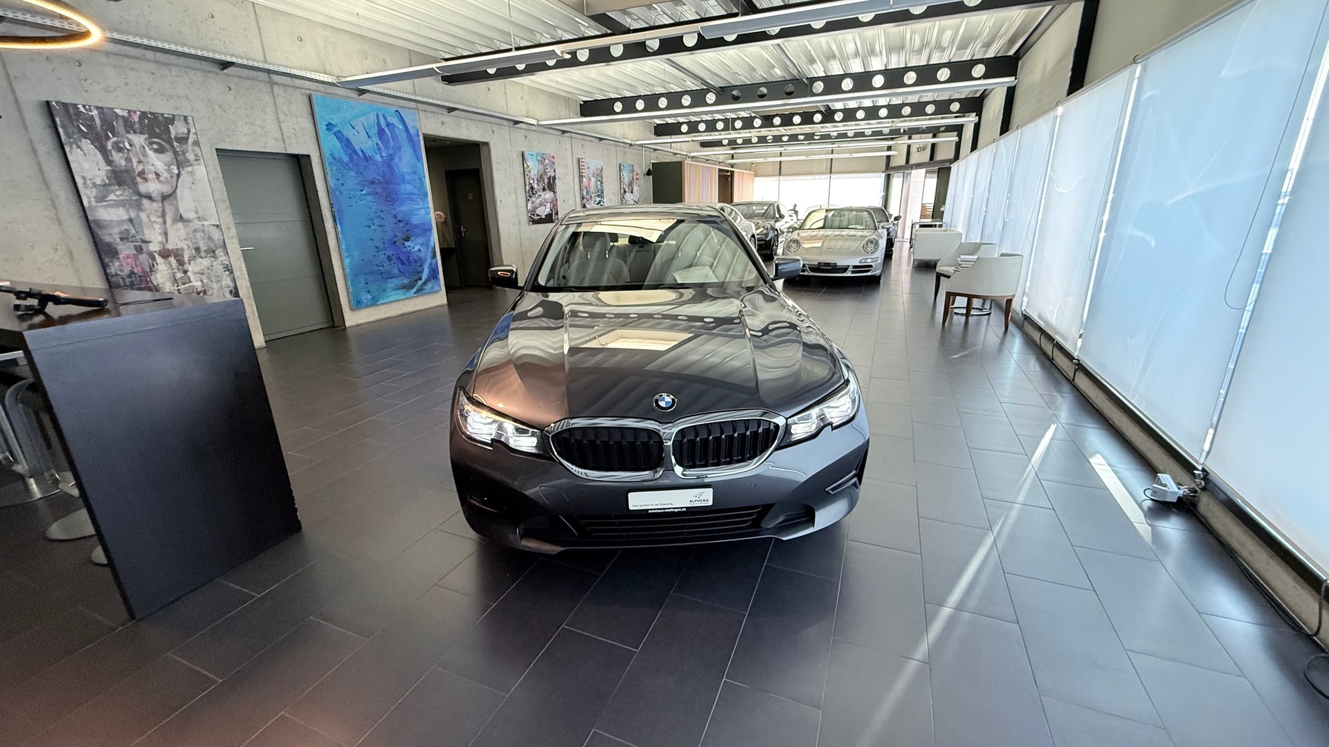 BMW 330e-image-4